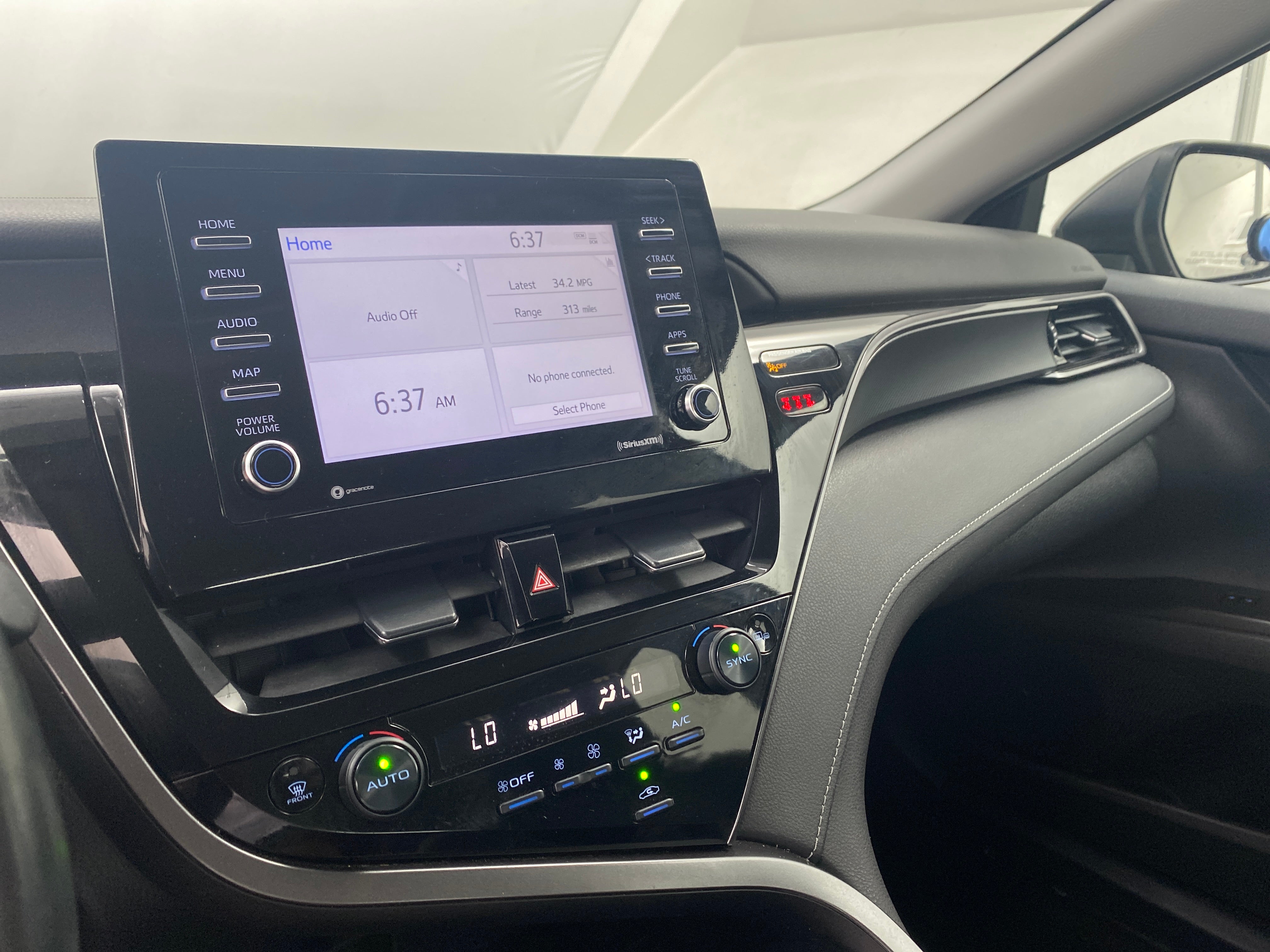 2023 Toyota Camry SE 4