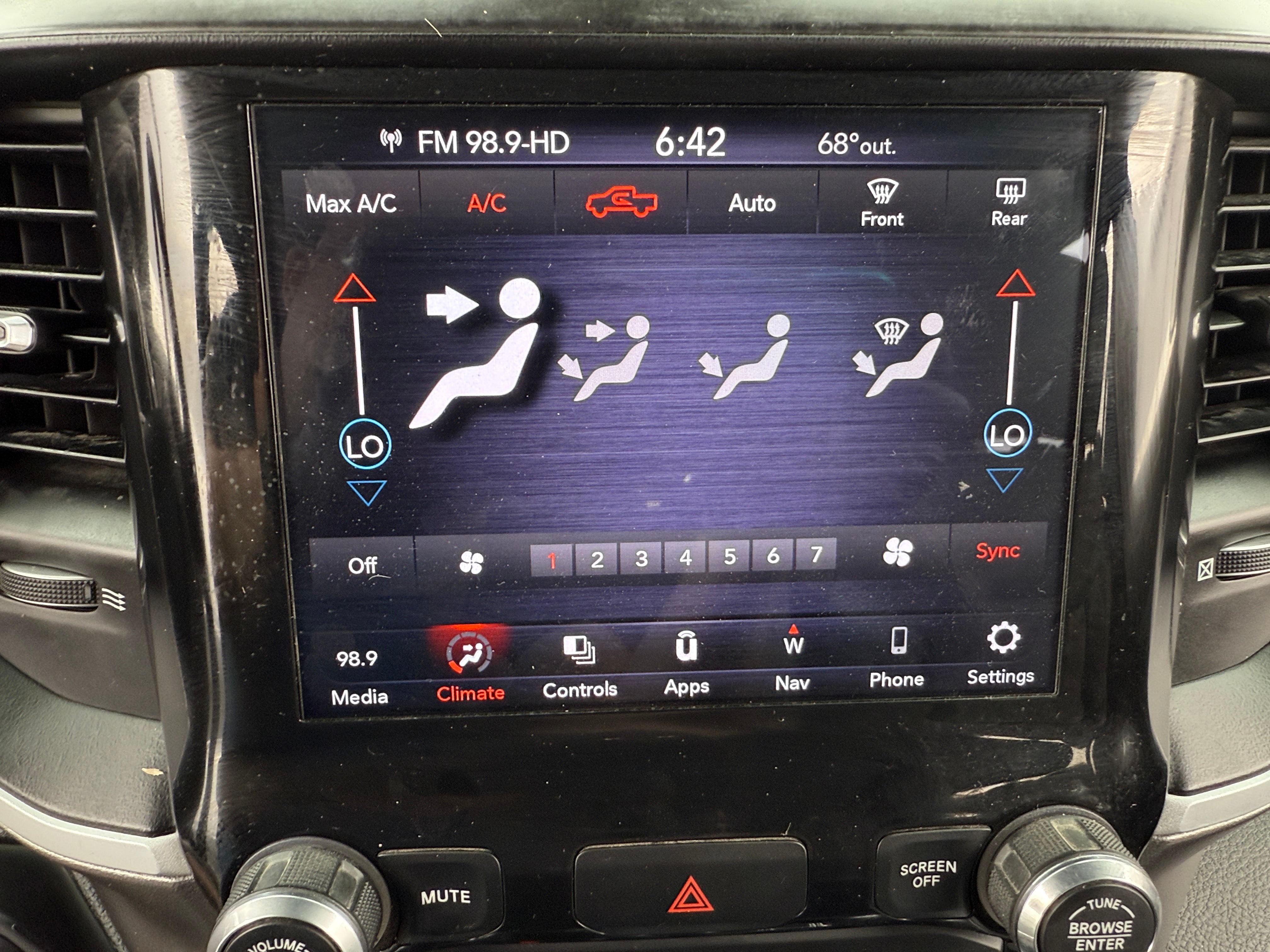 2021 RAM 1500 Big Horn 4