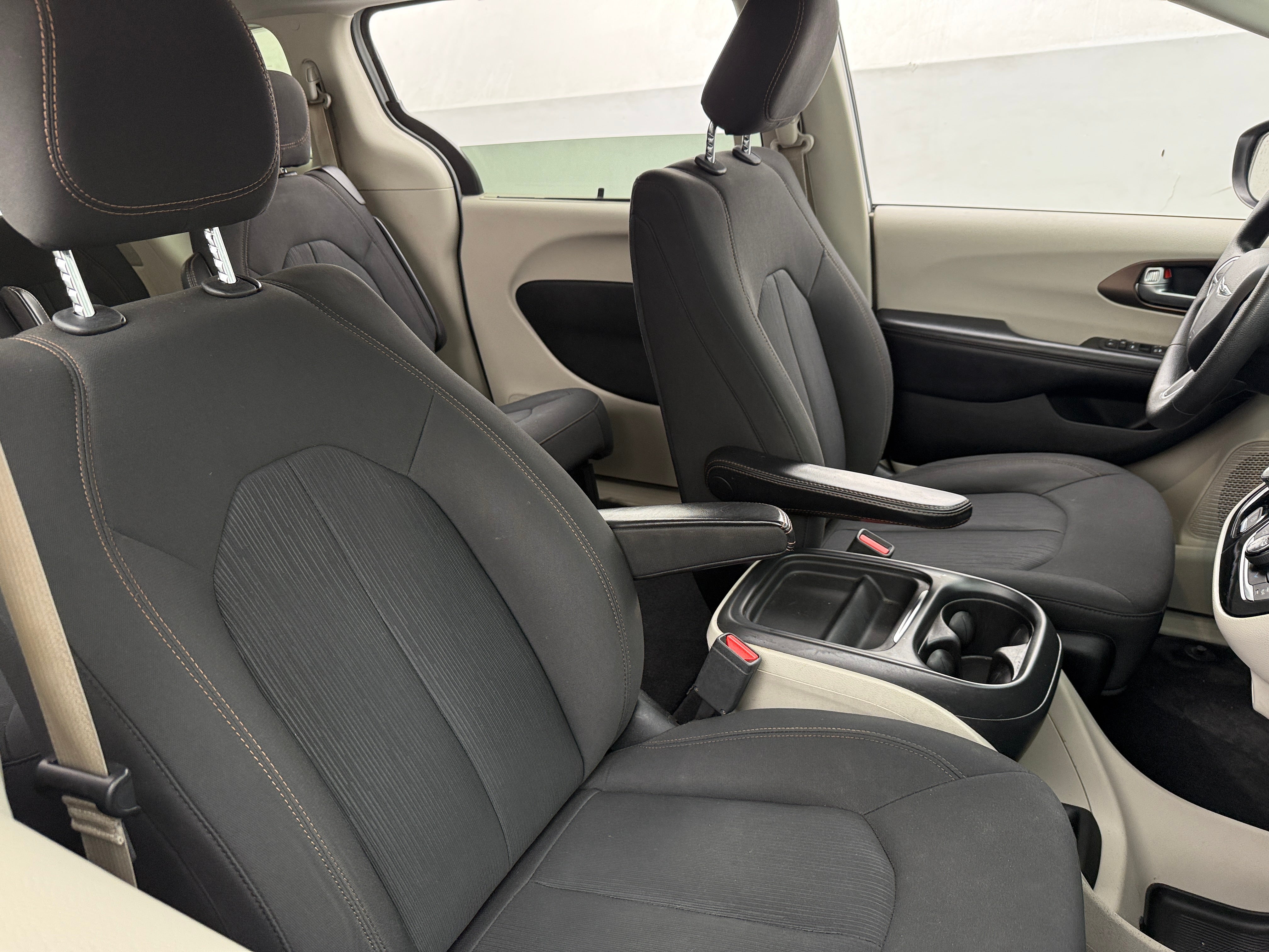 2017 Chrysler Pacifica Touring Plus 2