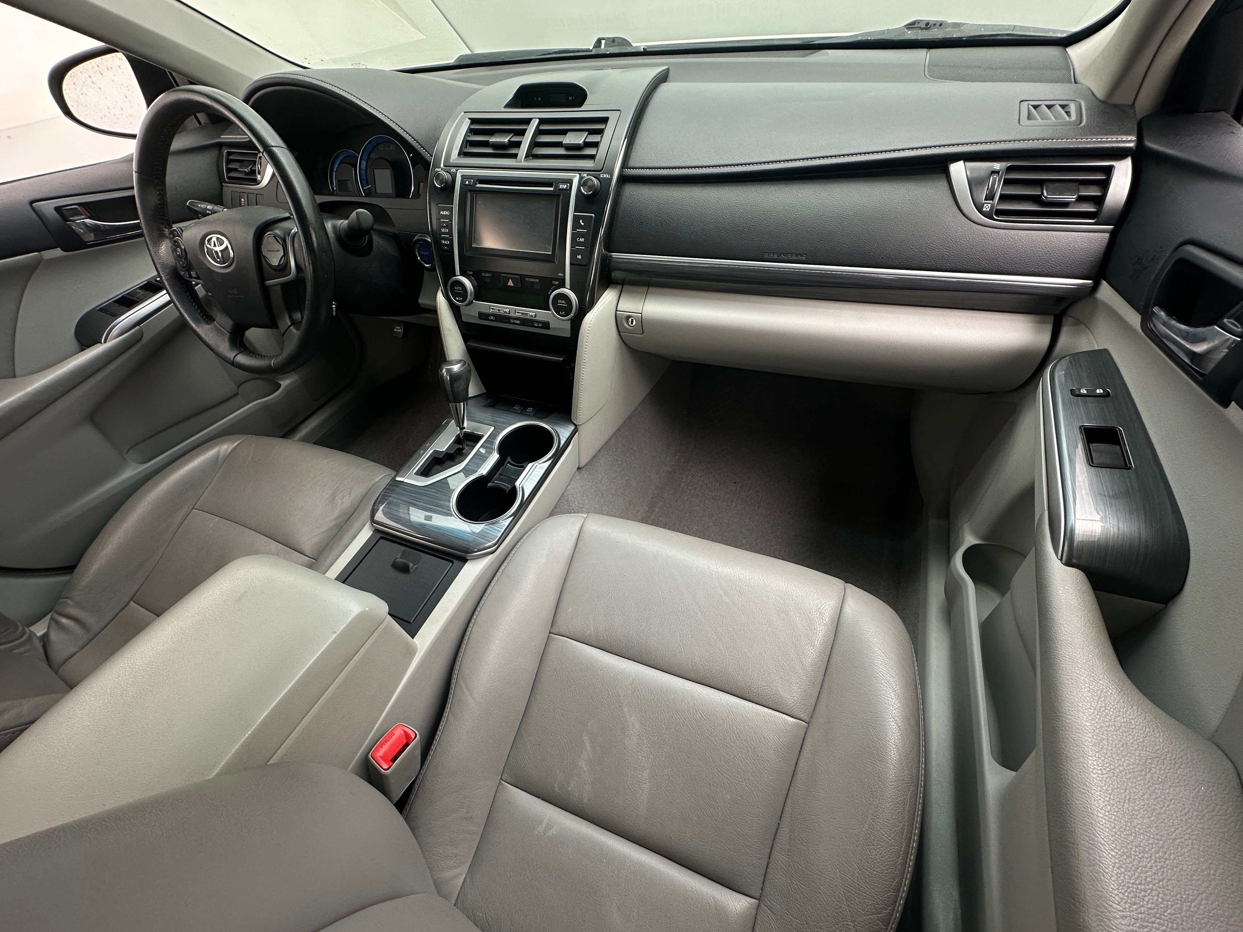 2012 Toyota Camry XLE 2