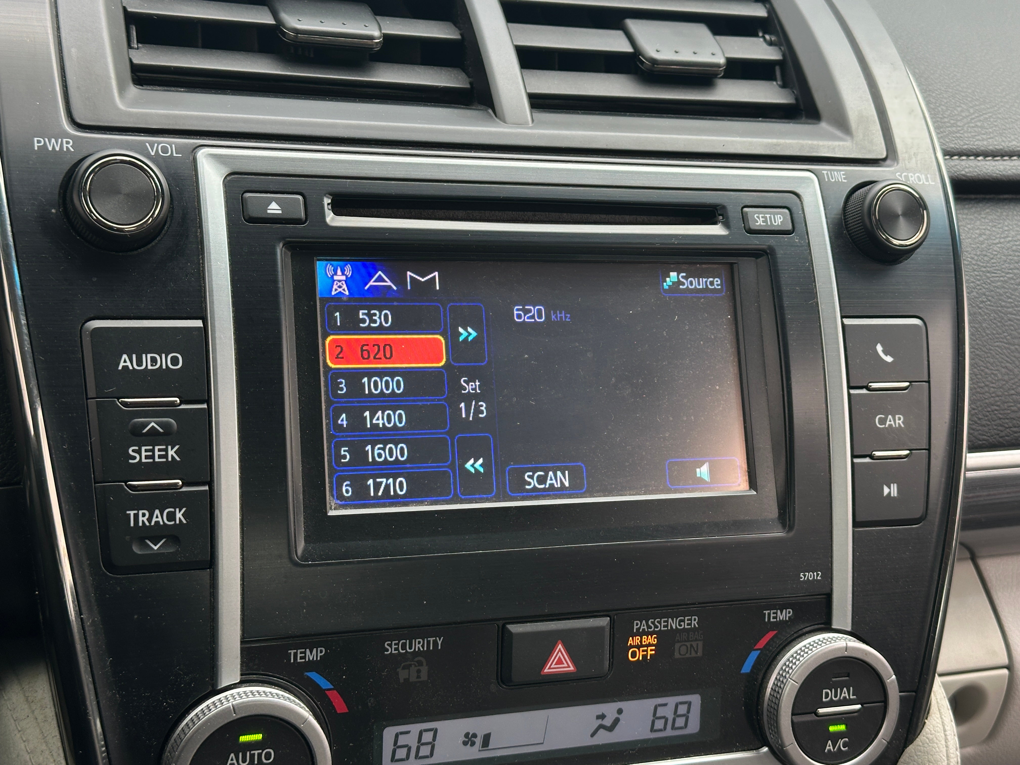 2012 Toyota Camry XLE 3