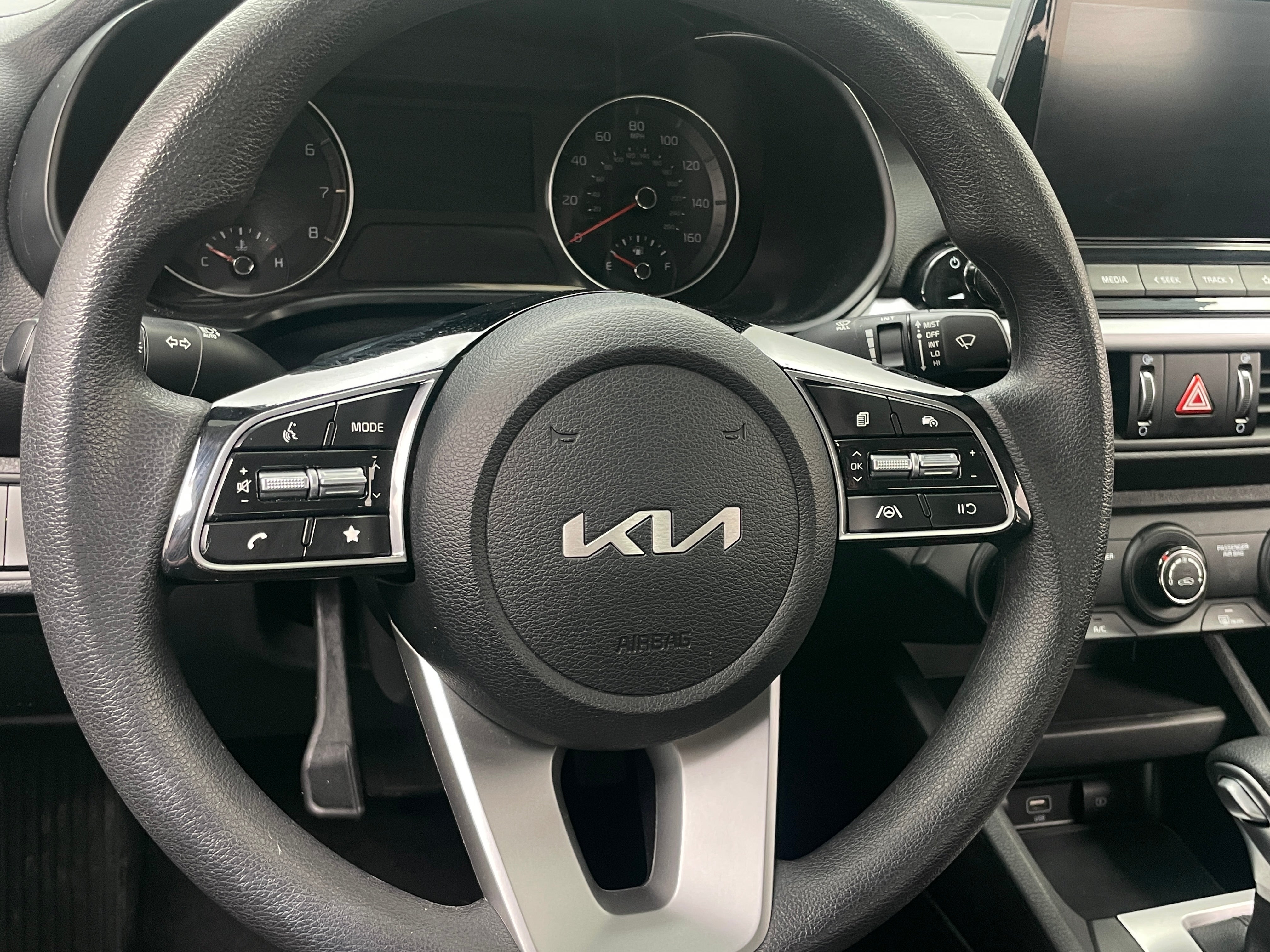 2024 Kia Forte LXS 5