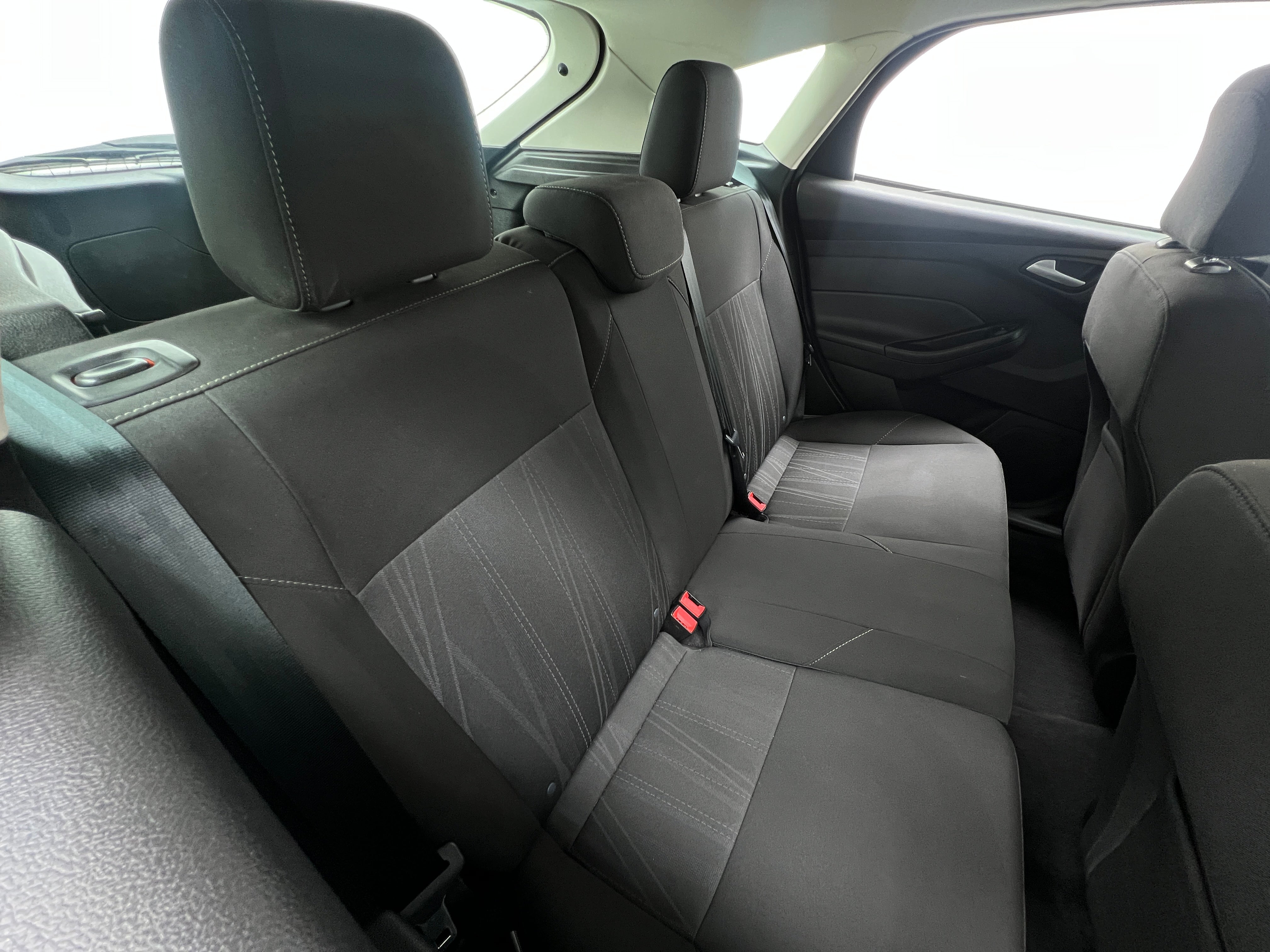 2017 Ford Focus SE 6