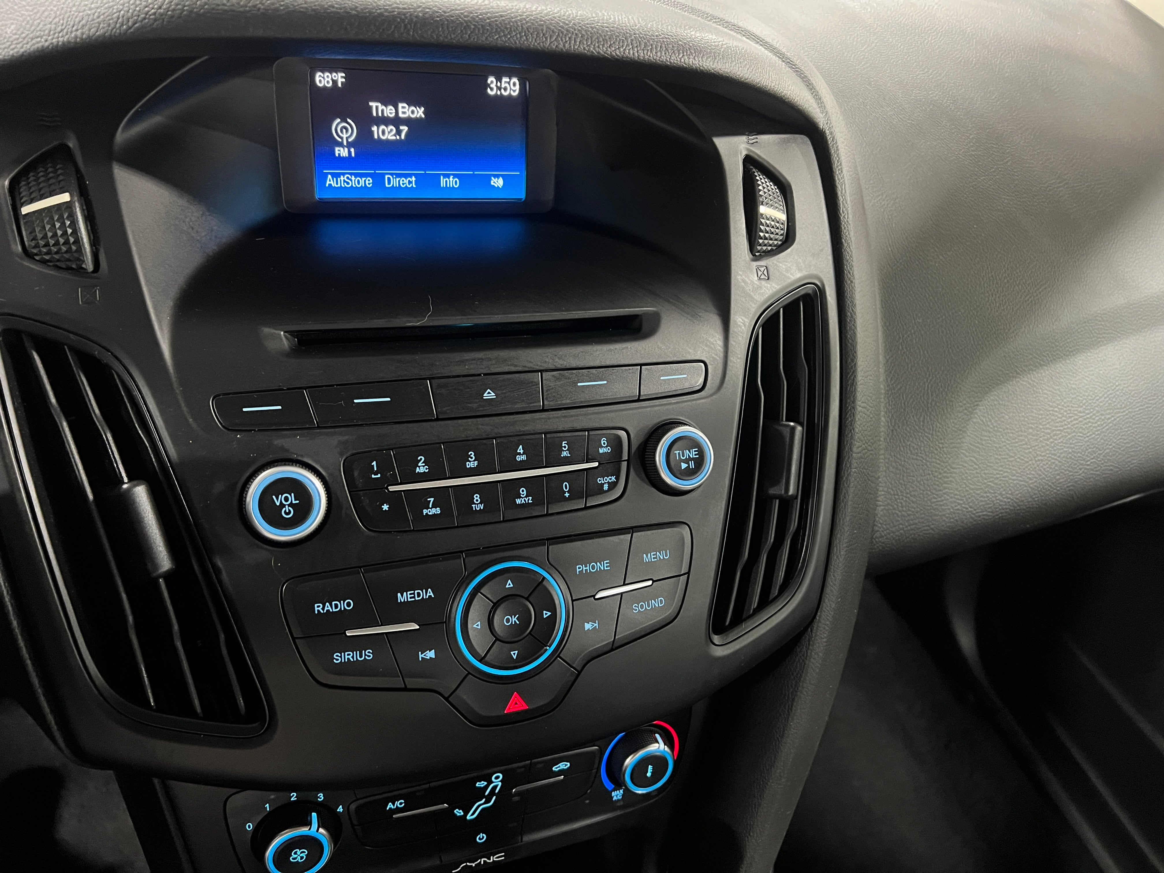 2017 Ford Focus SE 4