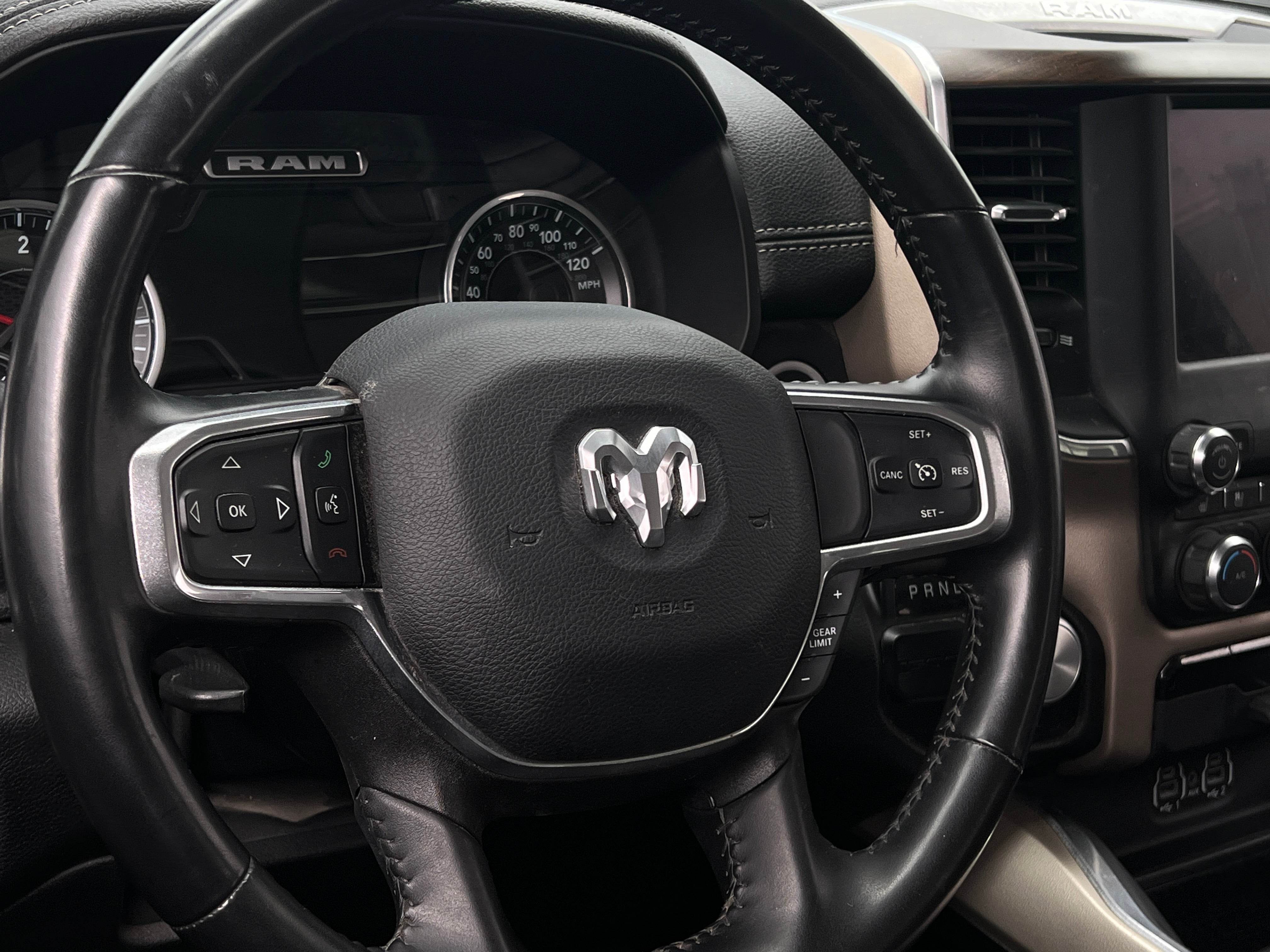 2022 RAM 1500 Laramie 4