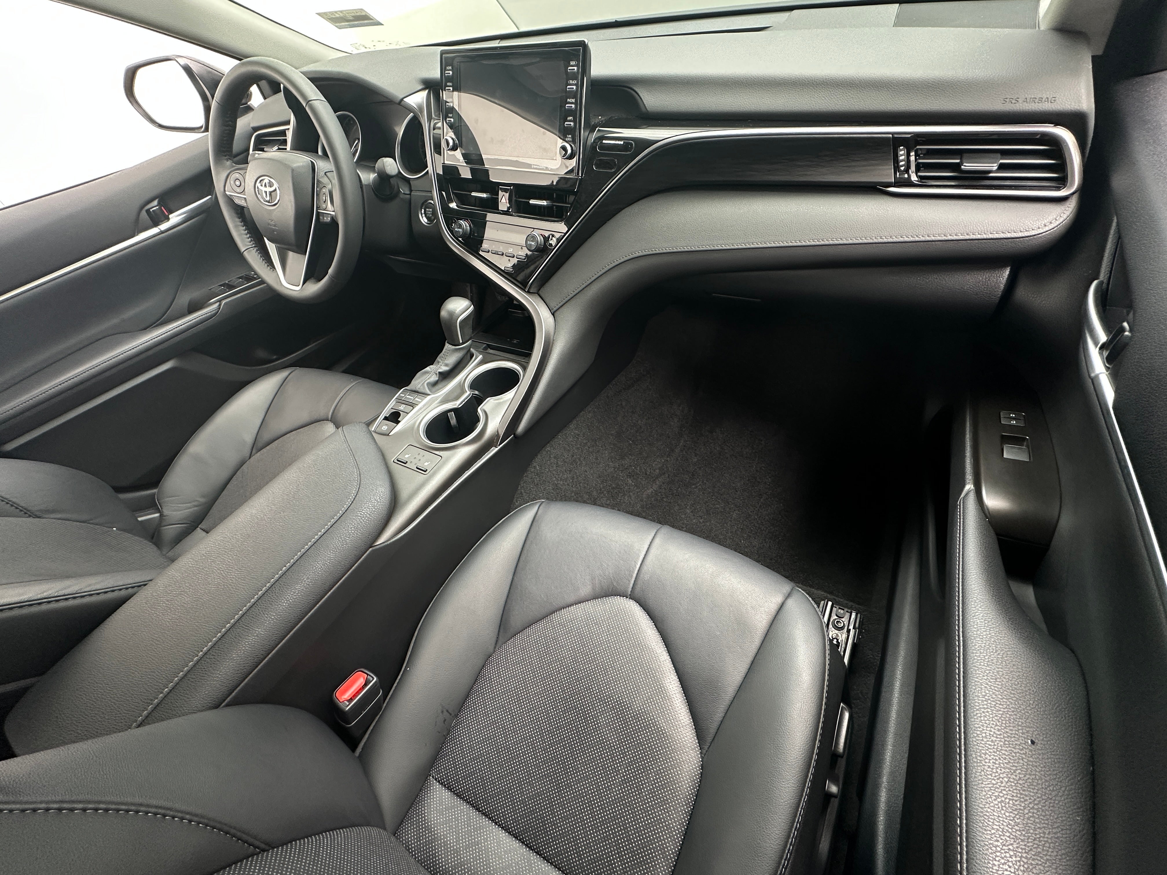 2024 Toyota Camry XLE 2