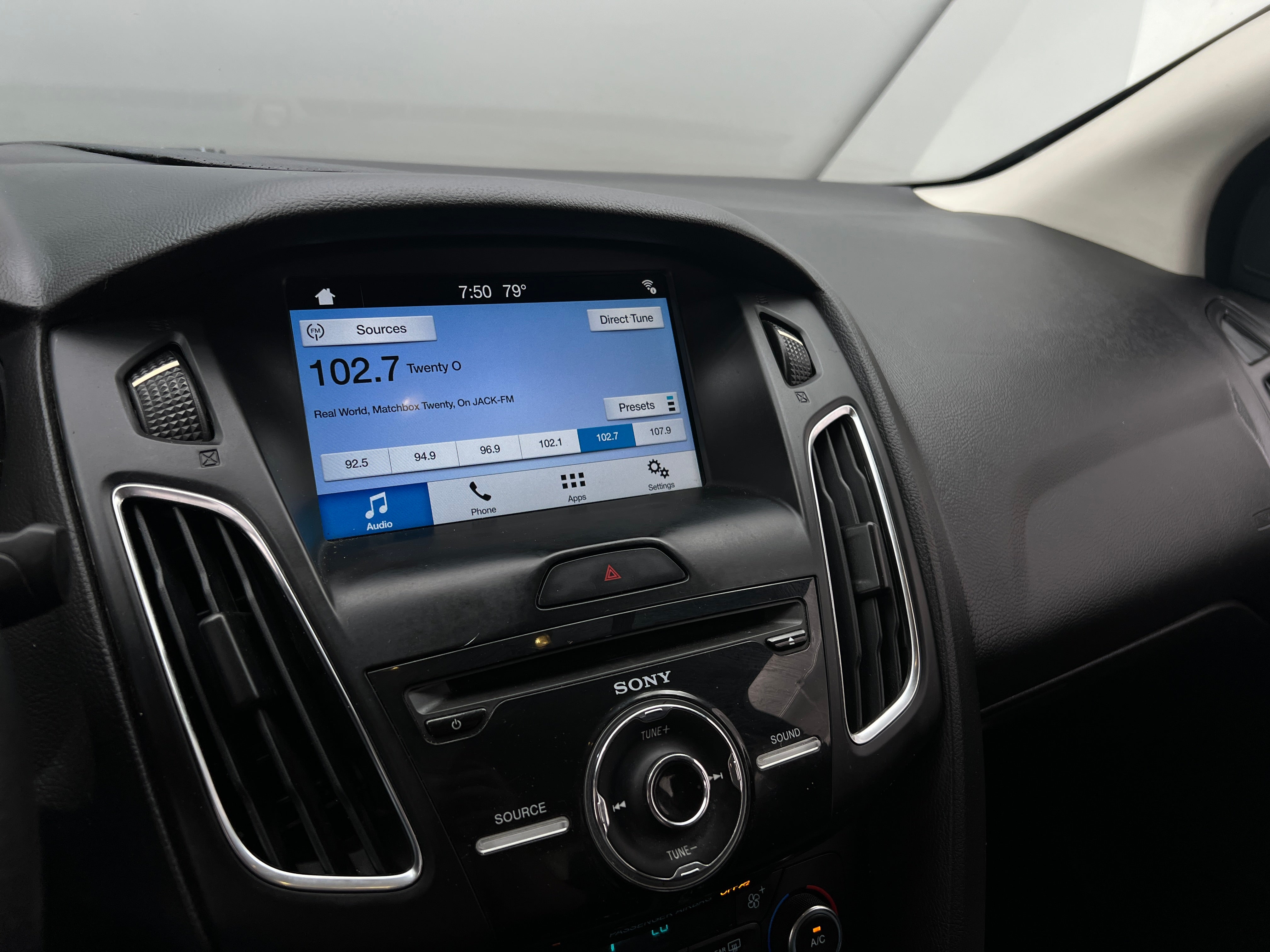 2017 Ford Focus SEL 4