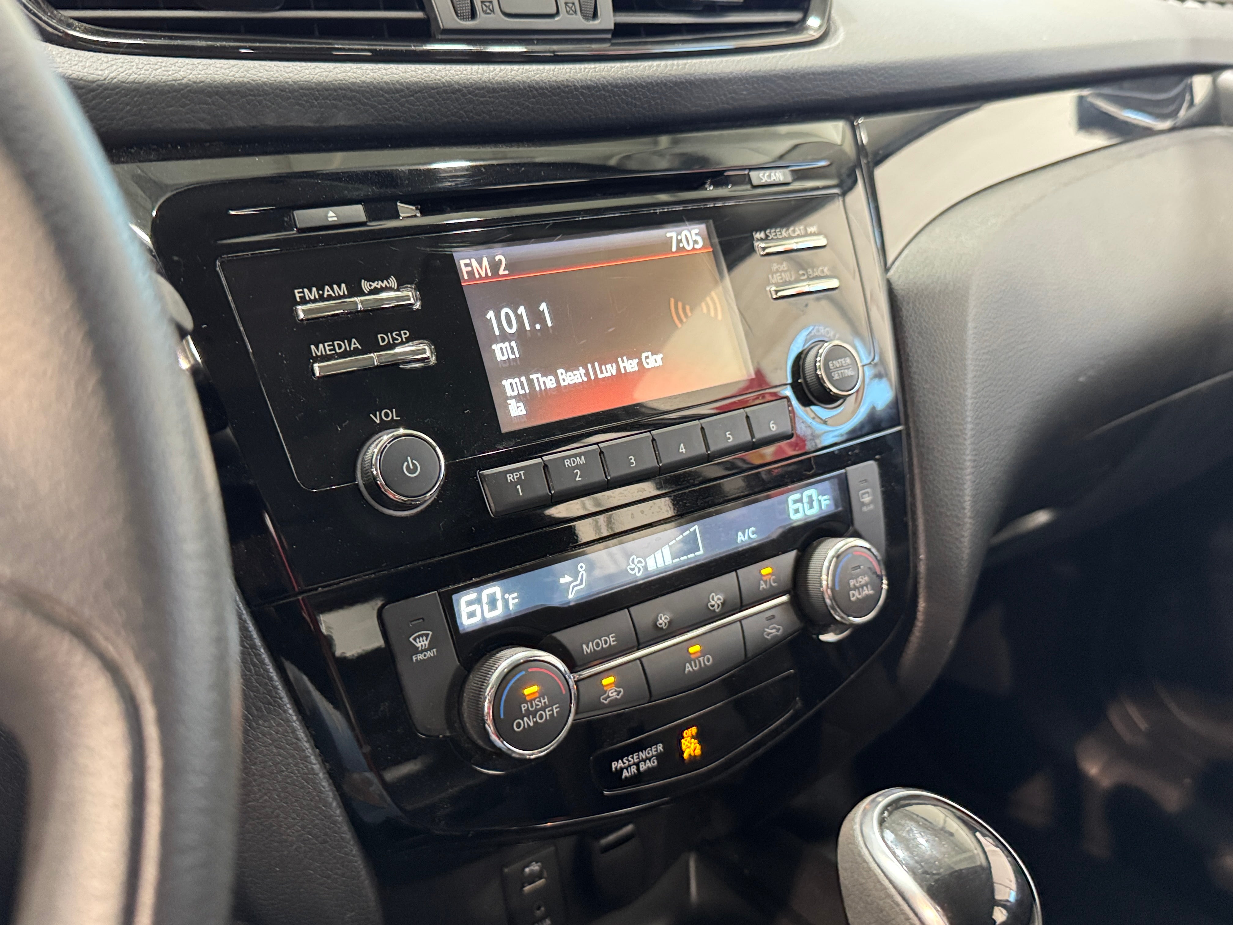 2017 Nissan Rogue Sport SV 4