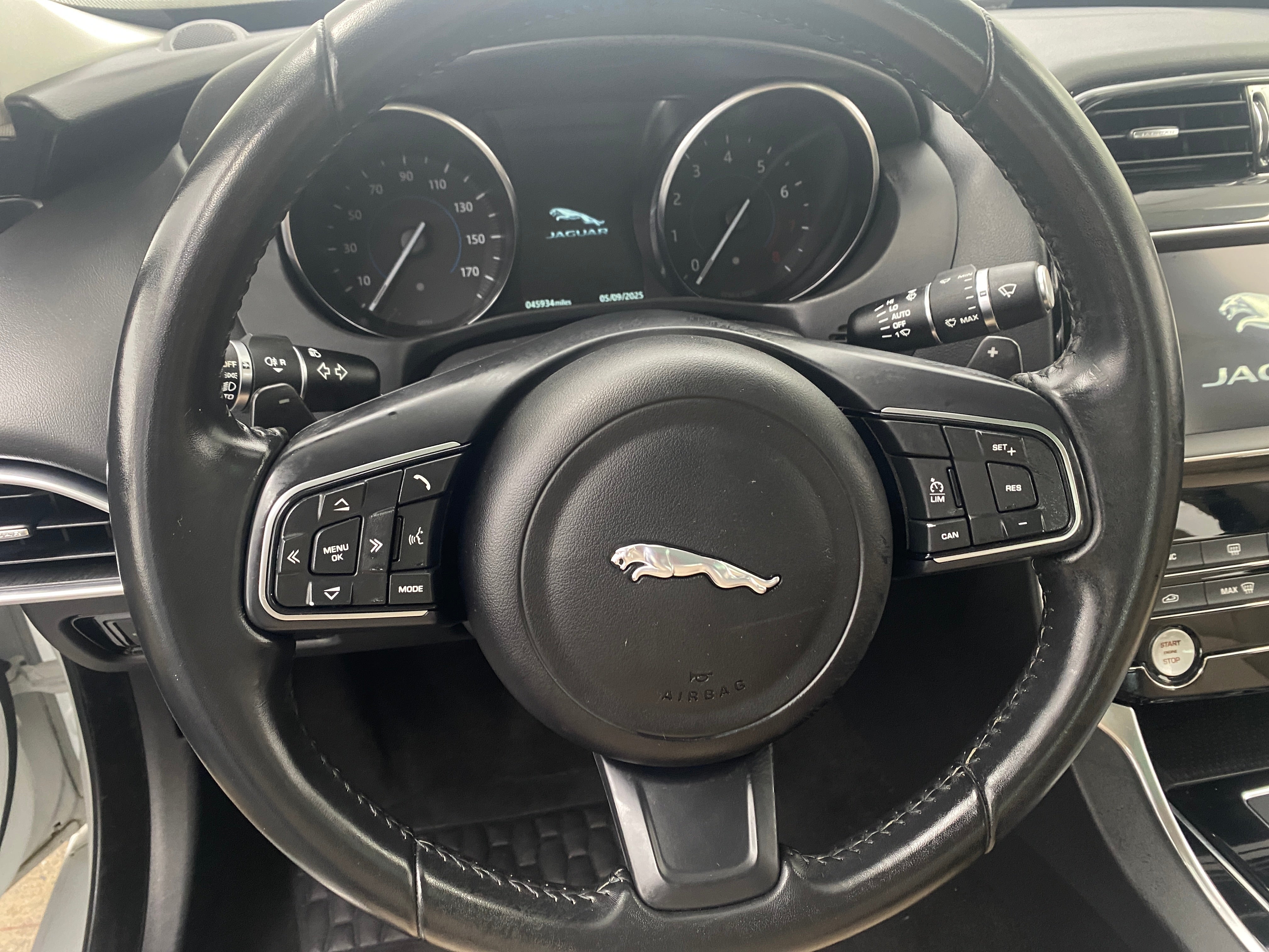 2019 Jaguar XE Premium 4