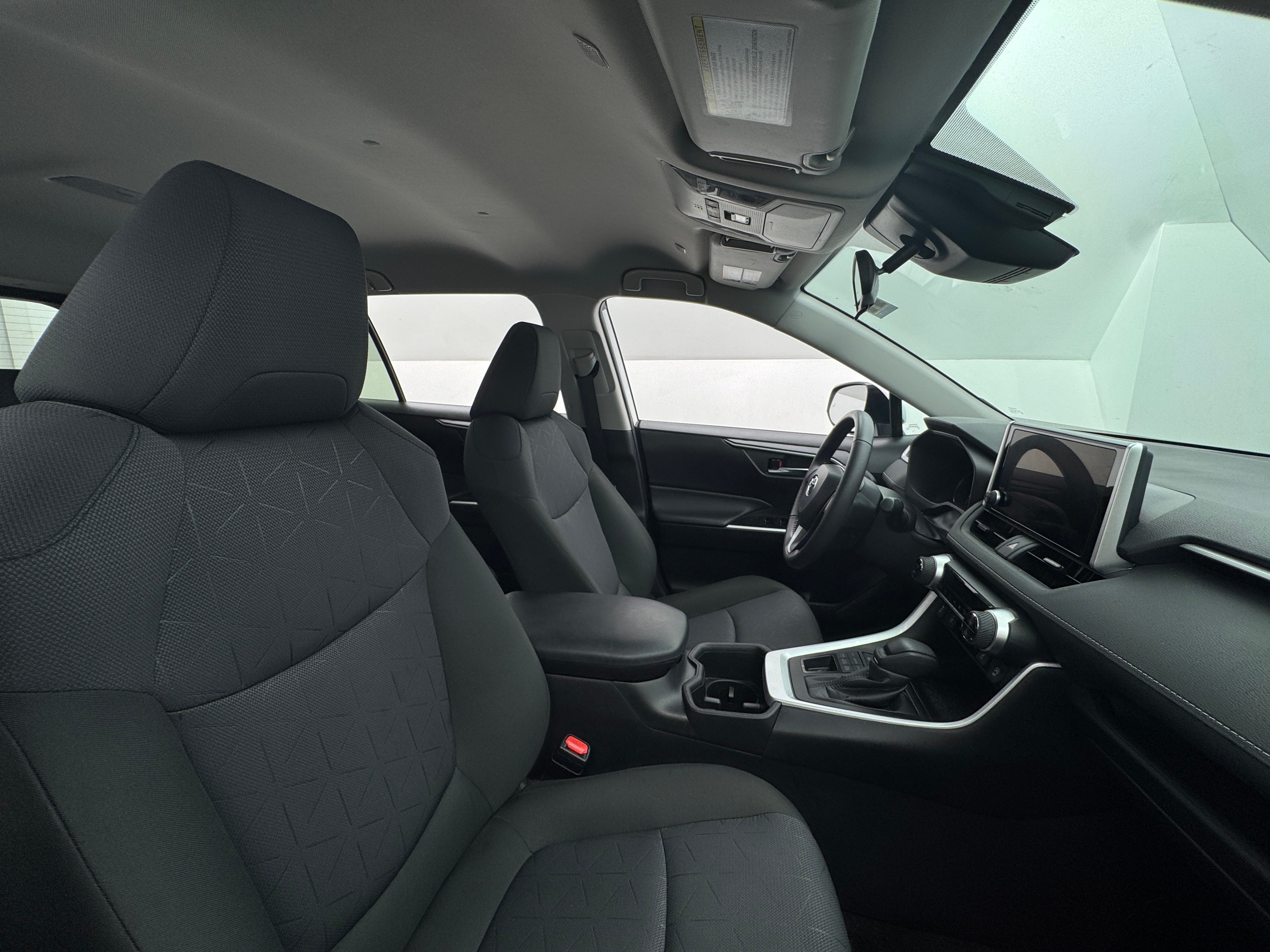 2024 Toyota RAV4 XLE 2