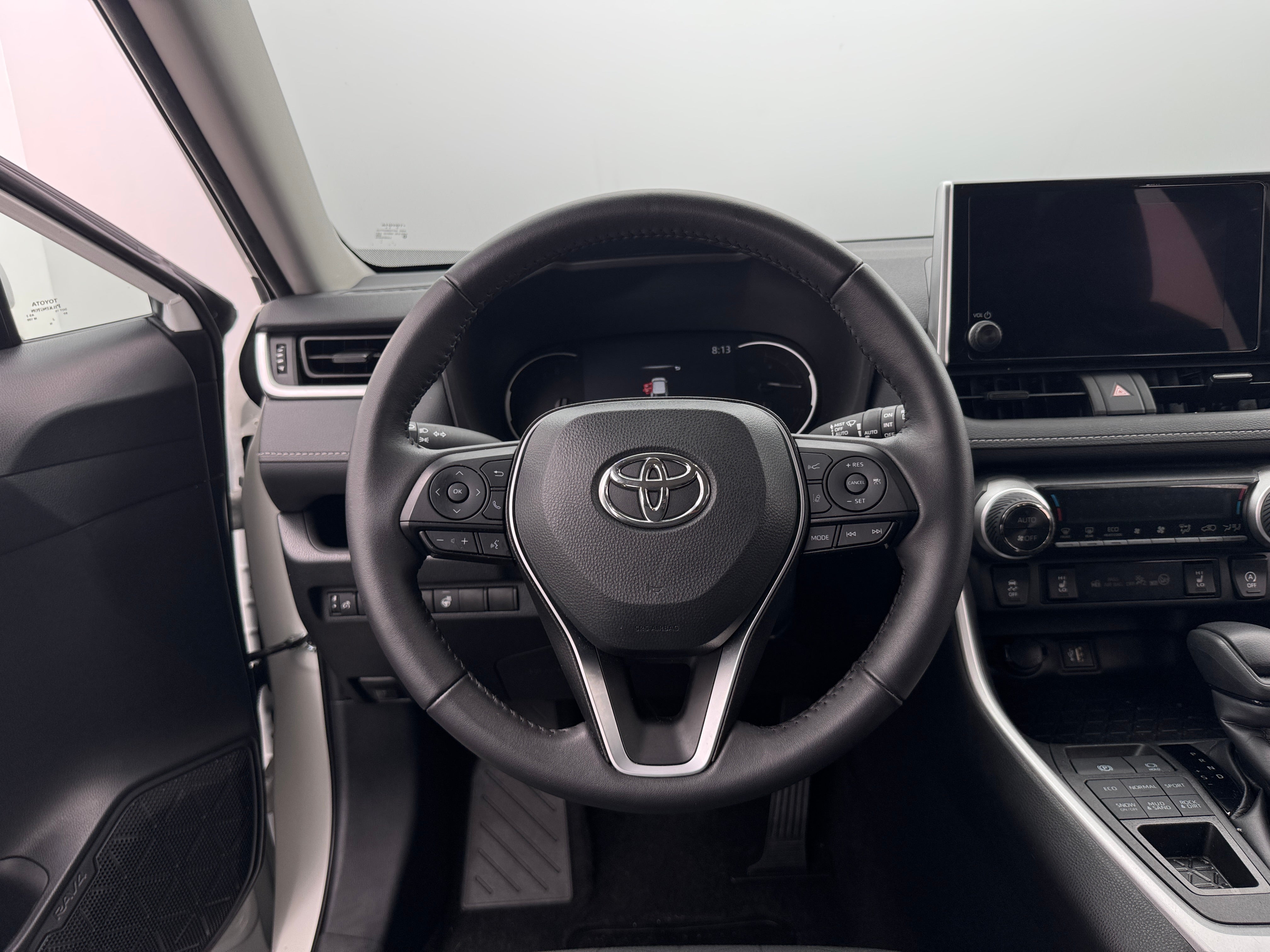 2024 Toyota RAV4 XLE 5
