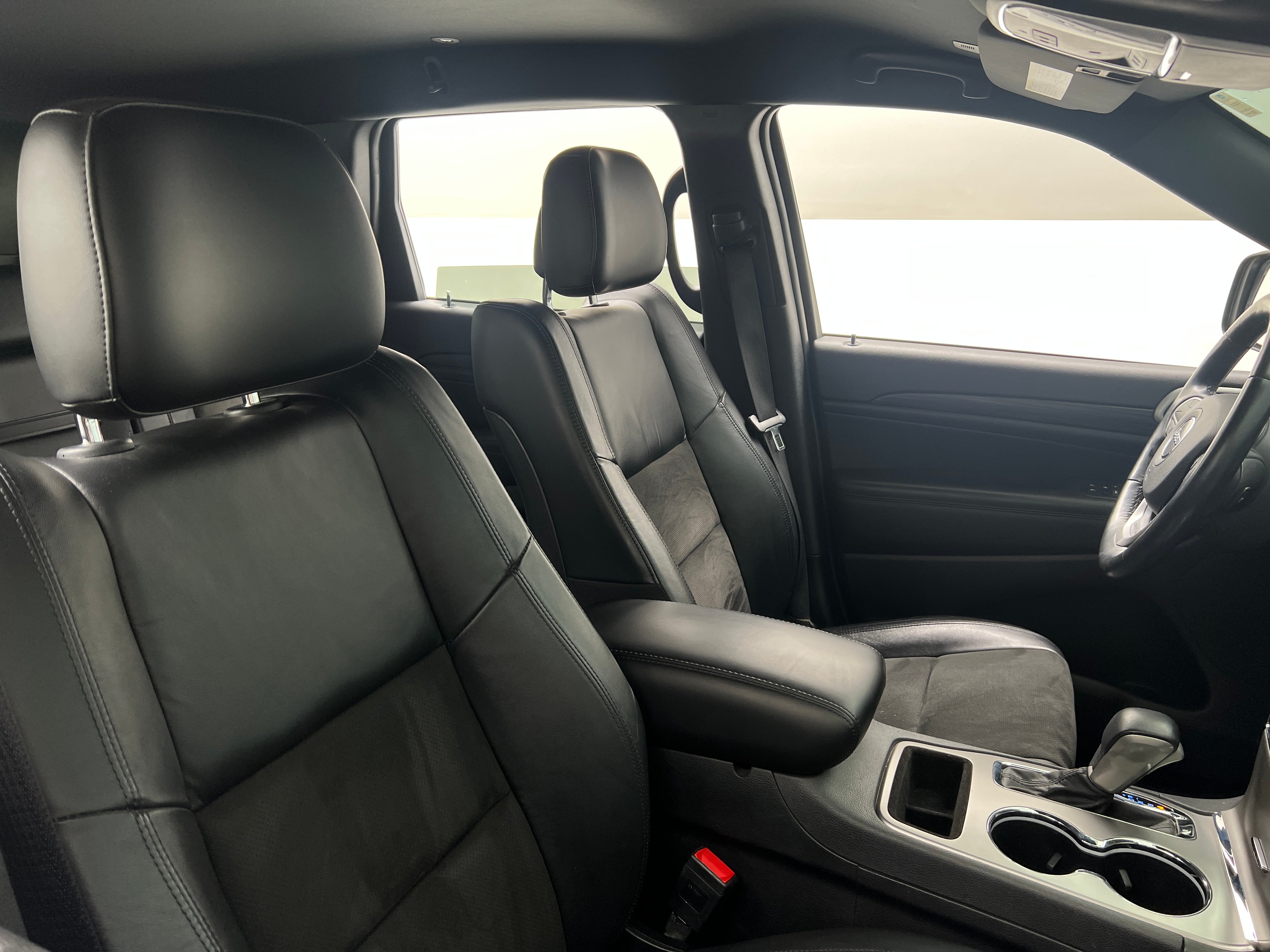 2021 Jeep Grand Cherokee Laredo 2