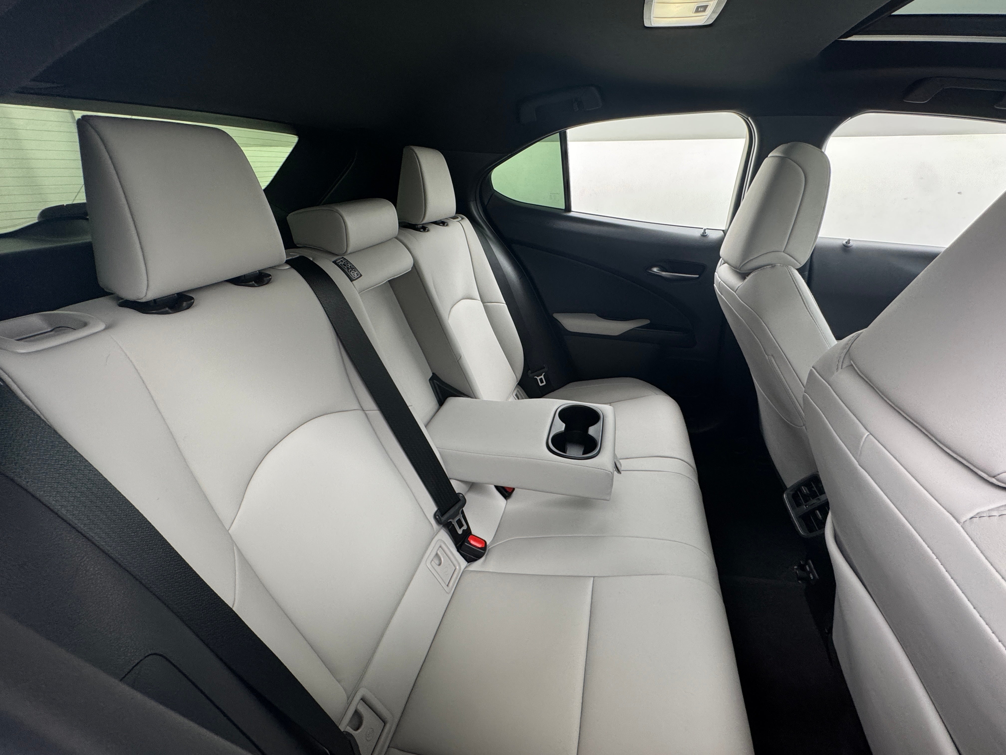 2023 Lexus UX 250h 5