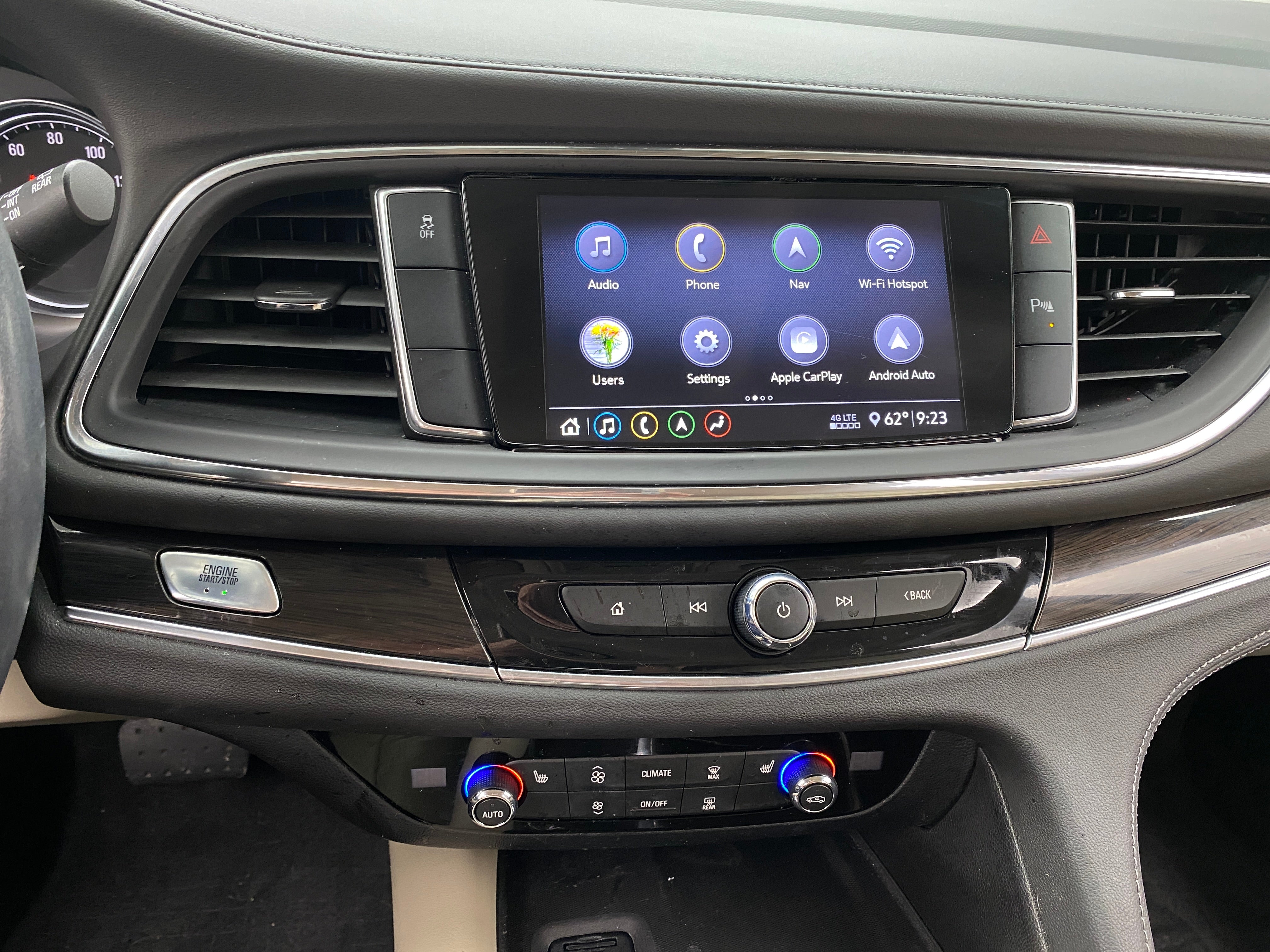 2020 Buick Enclave Essence 3