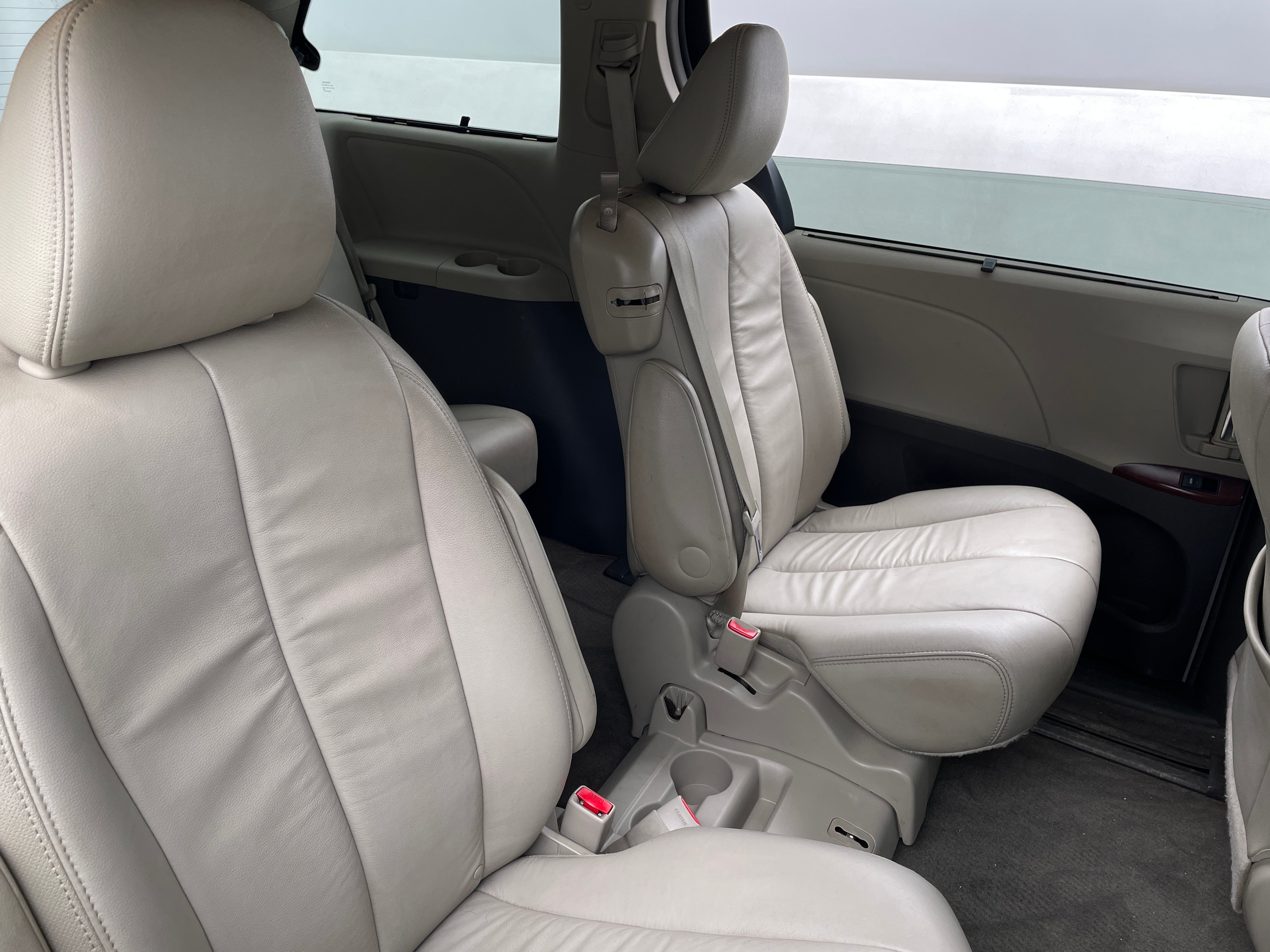 2013 Toyota Sienna XLE 6