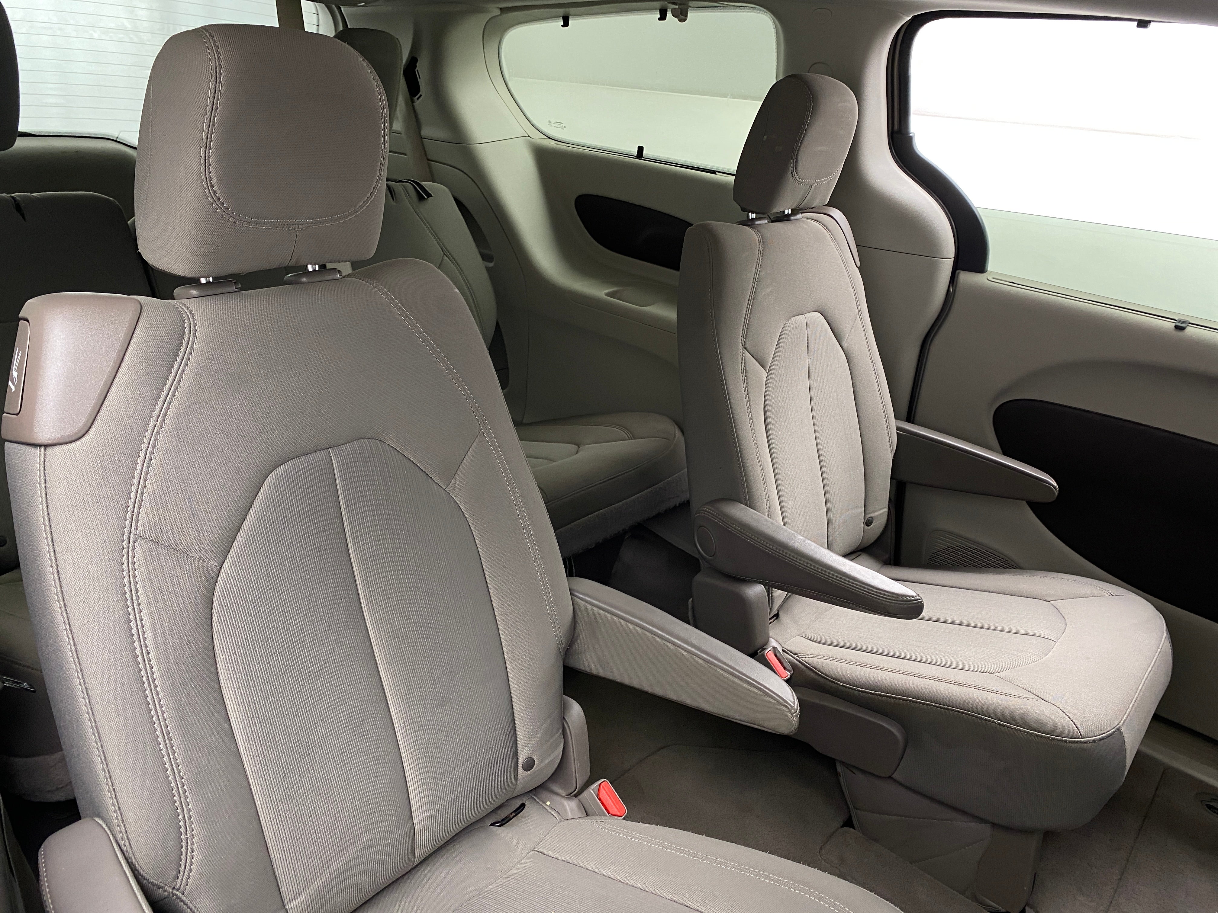 2017 Chrysler Pacifica Touring Plus 6