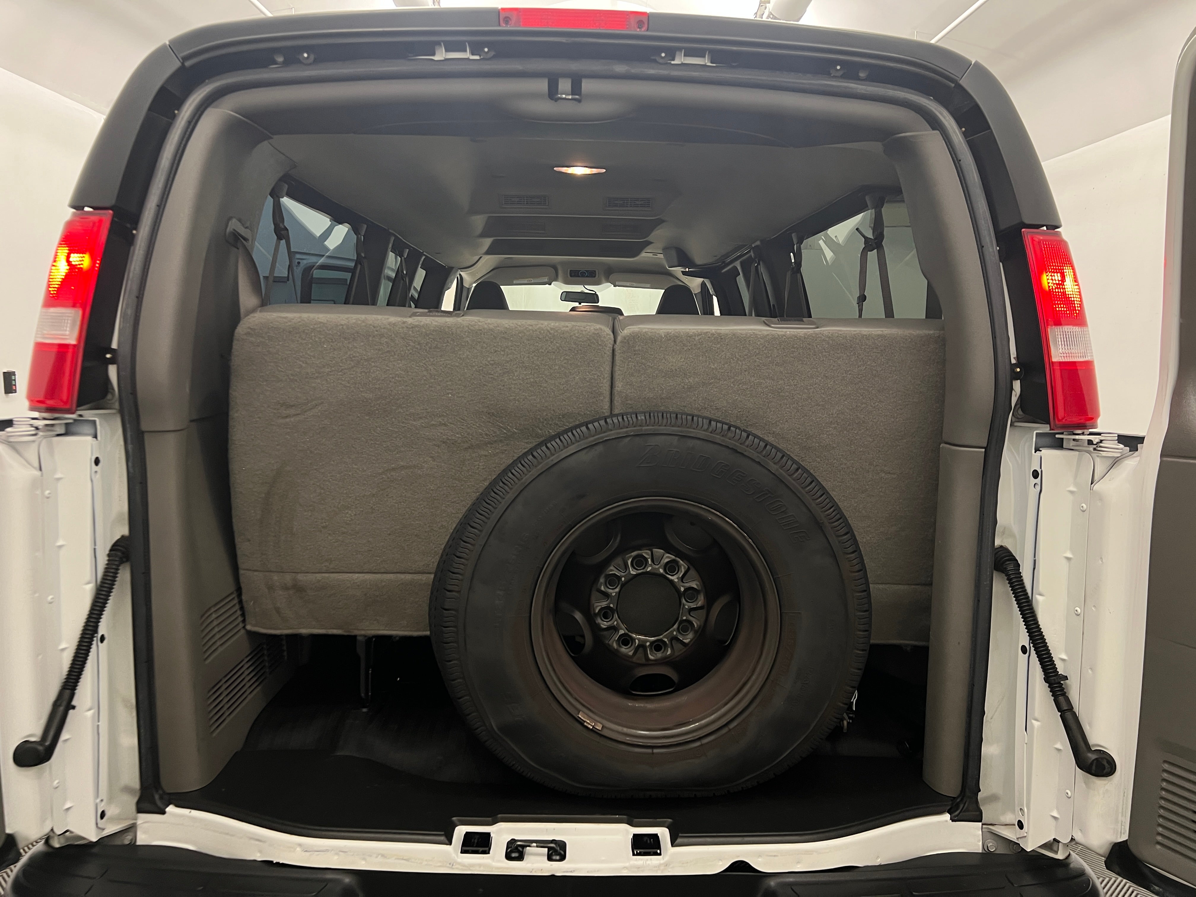 2022 Chevrolet Express 3500 LS Extended 7