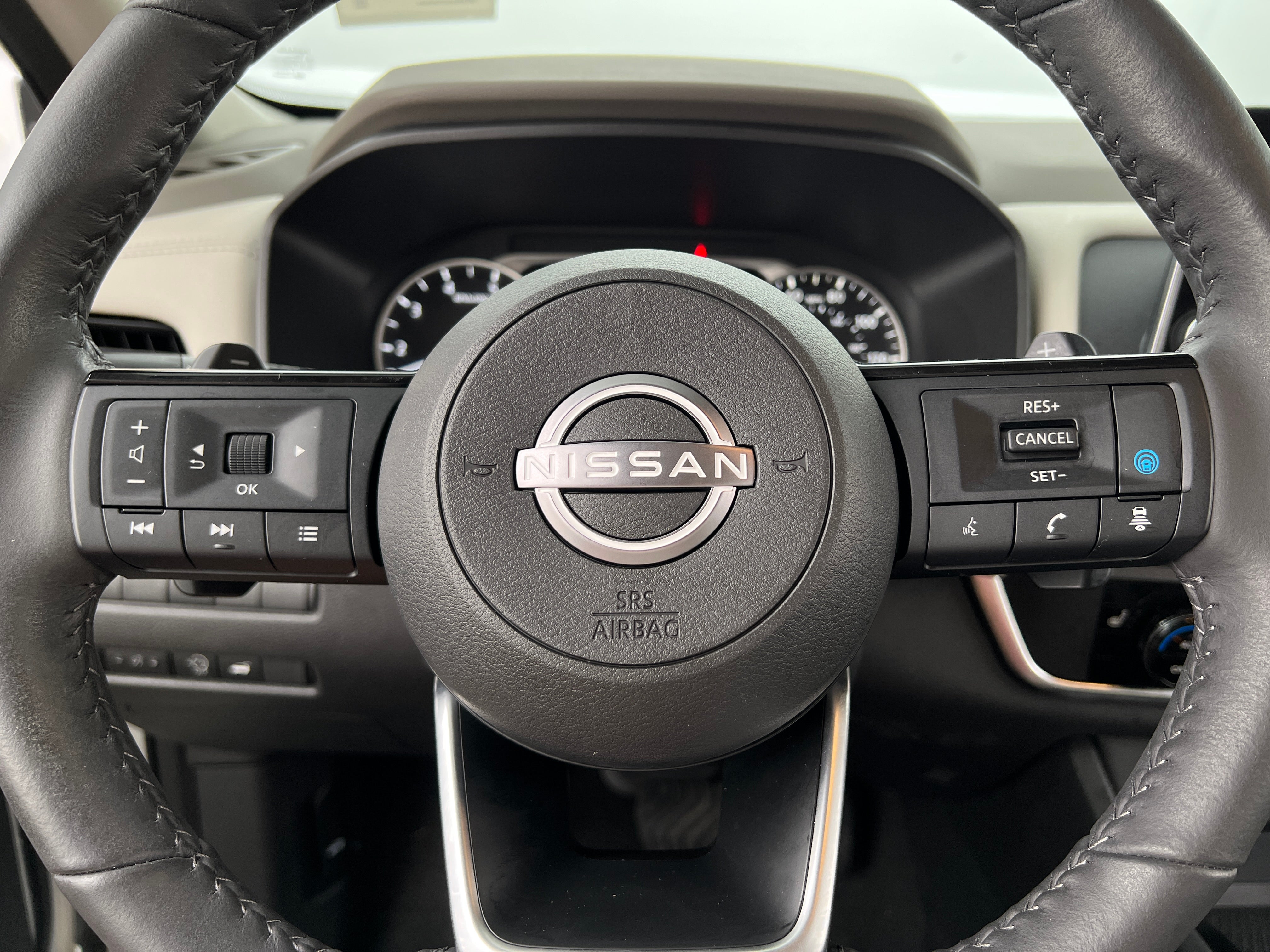 2023 Nissan Rogue SV 5