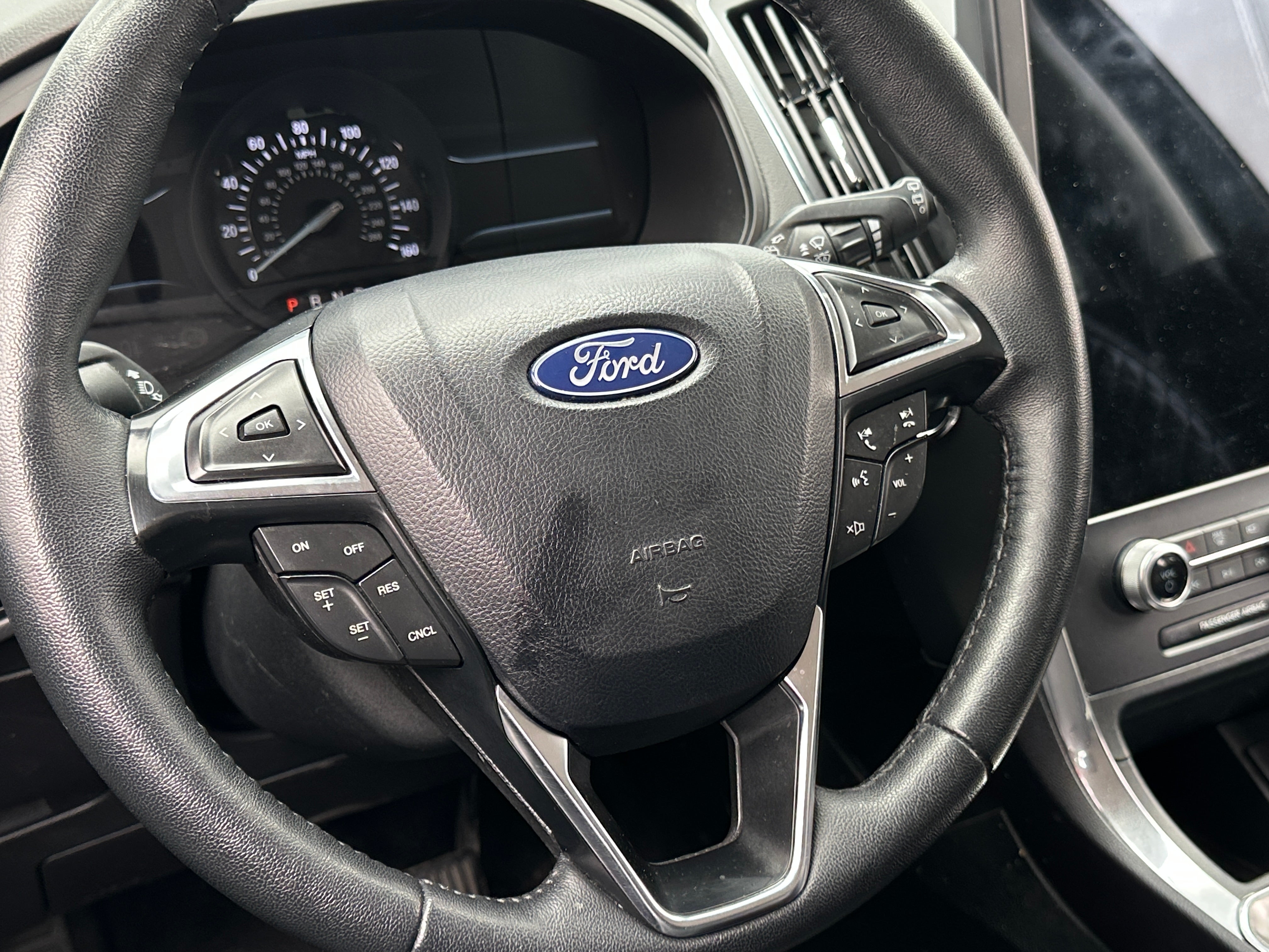2024 Ford Edge Titanium 4