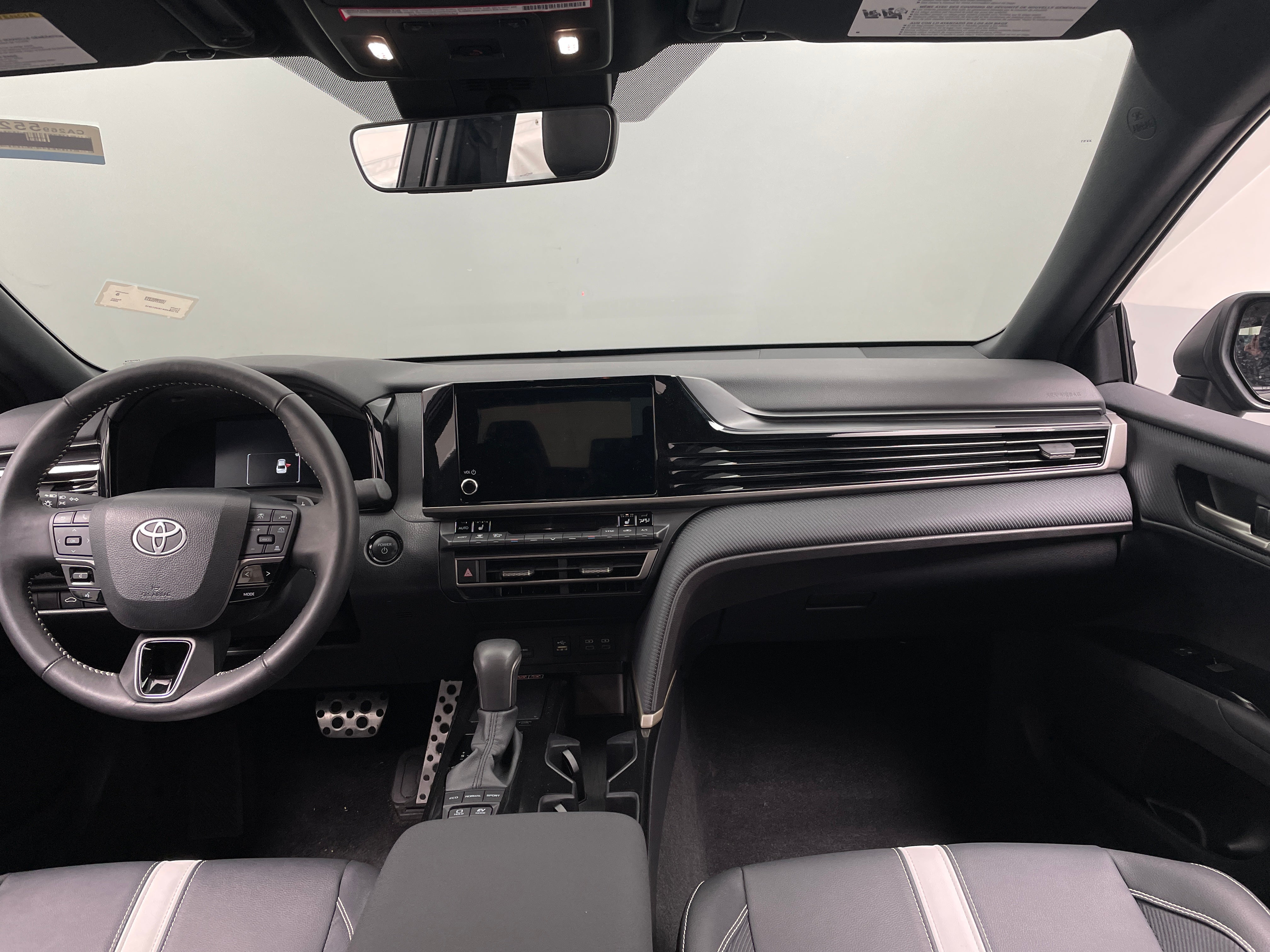 2025 Toyota Camry SE 2