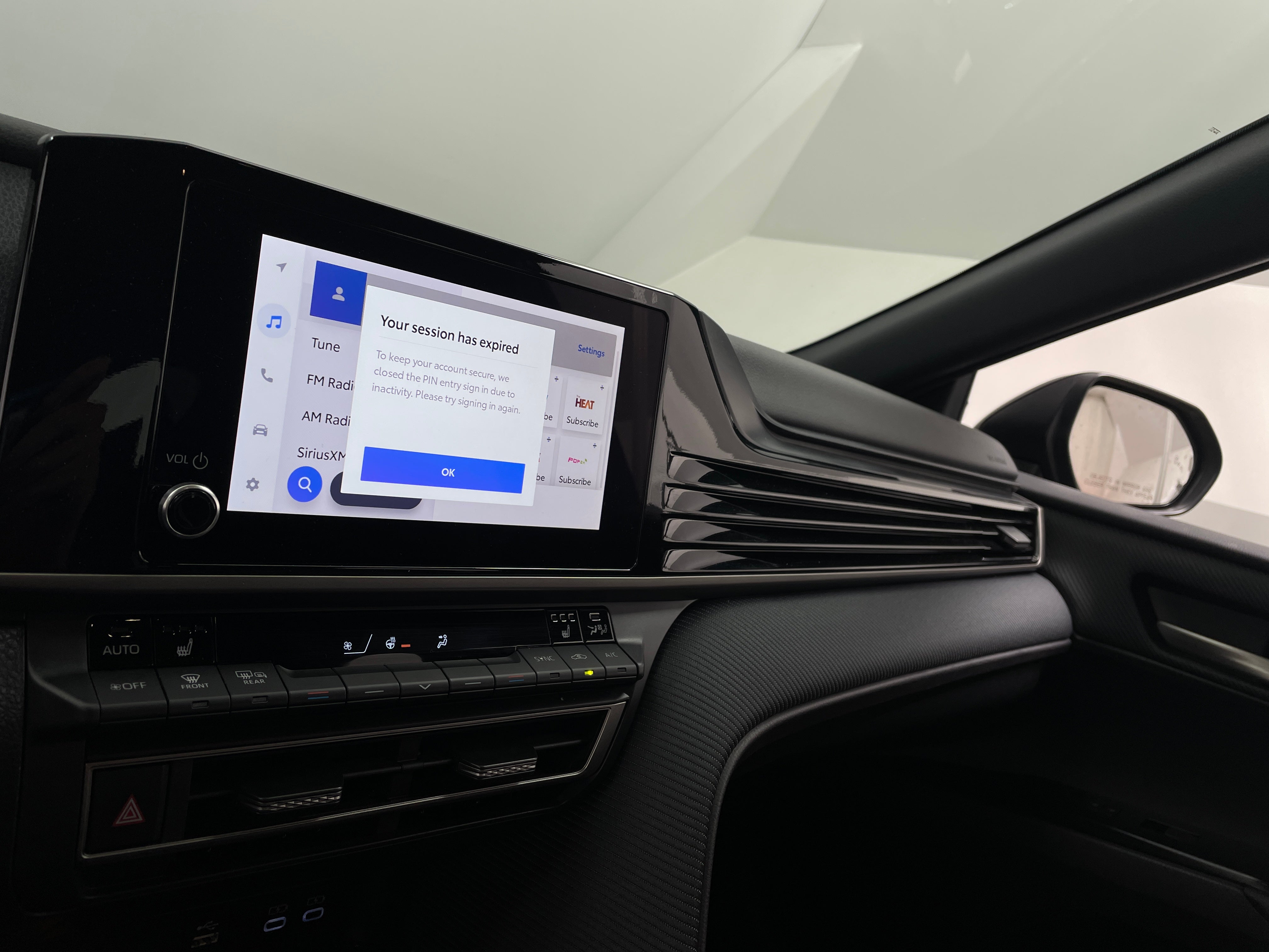 2025 Toyota Camry SE 3