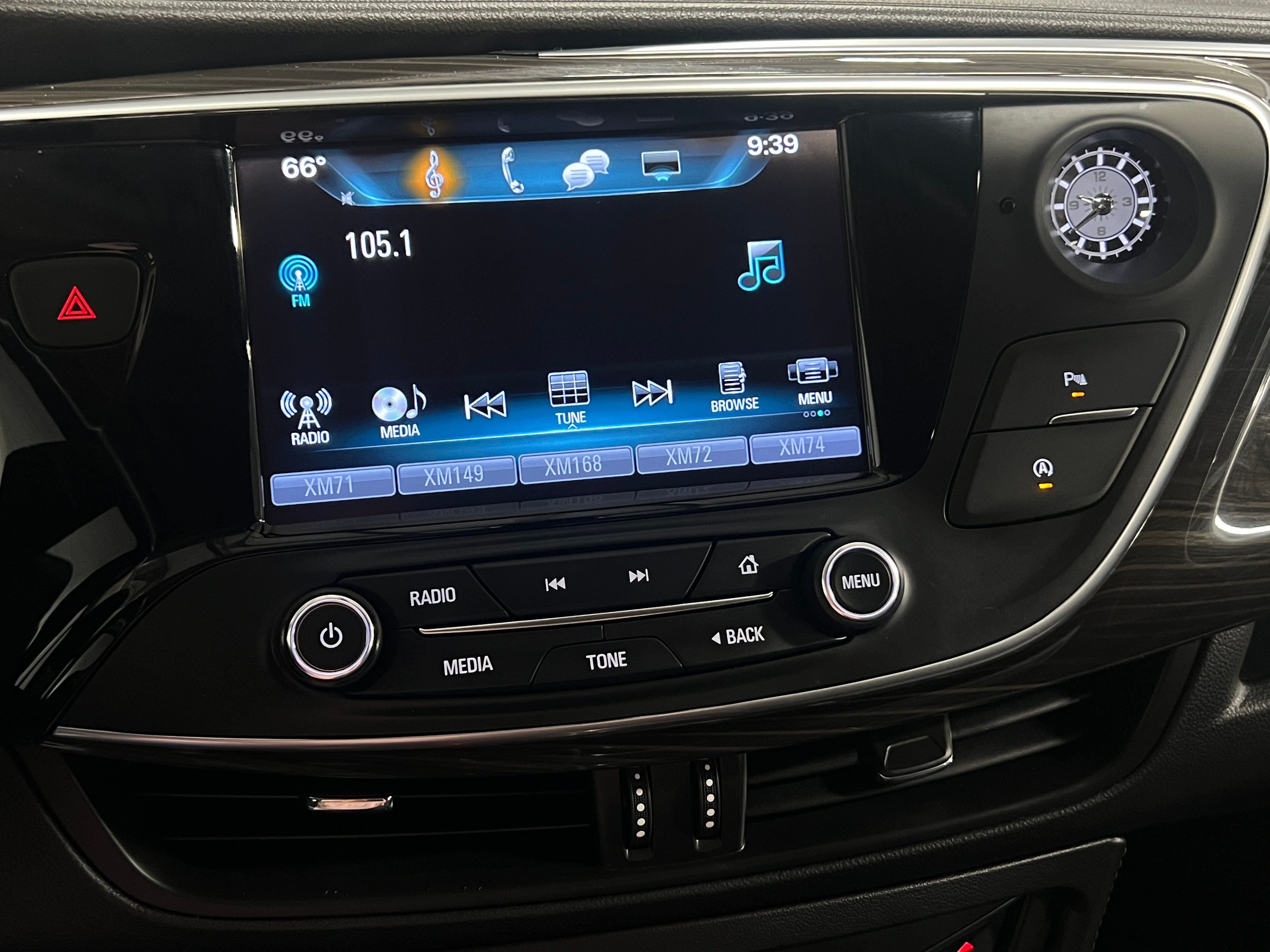 2020 Buick Envision Essence 3