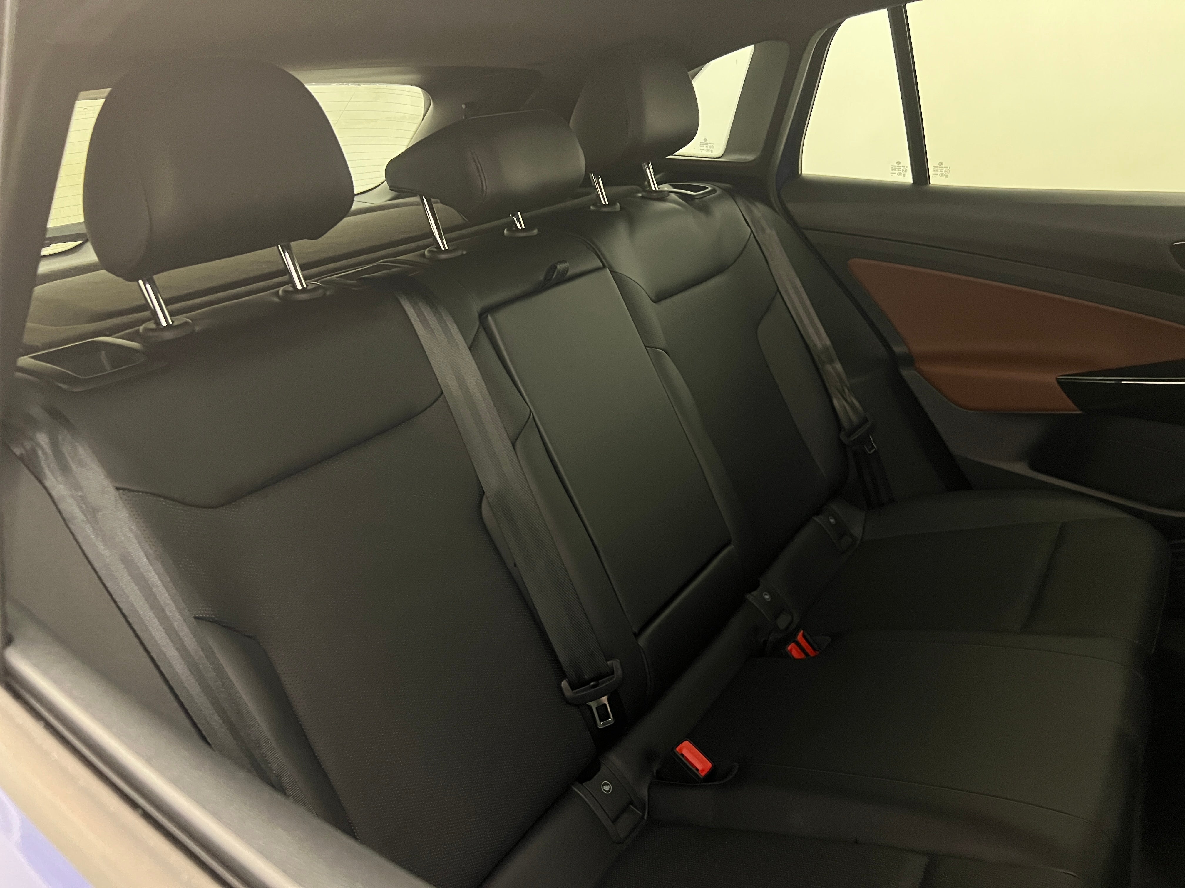 2021 Volkswagen ID.4 Pro S 5