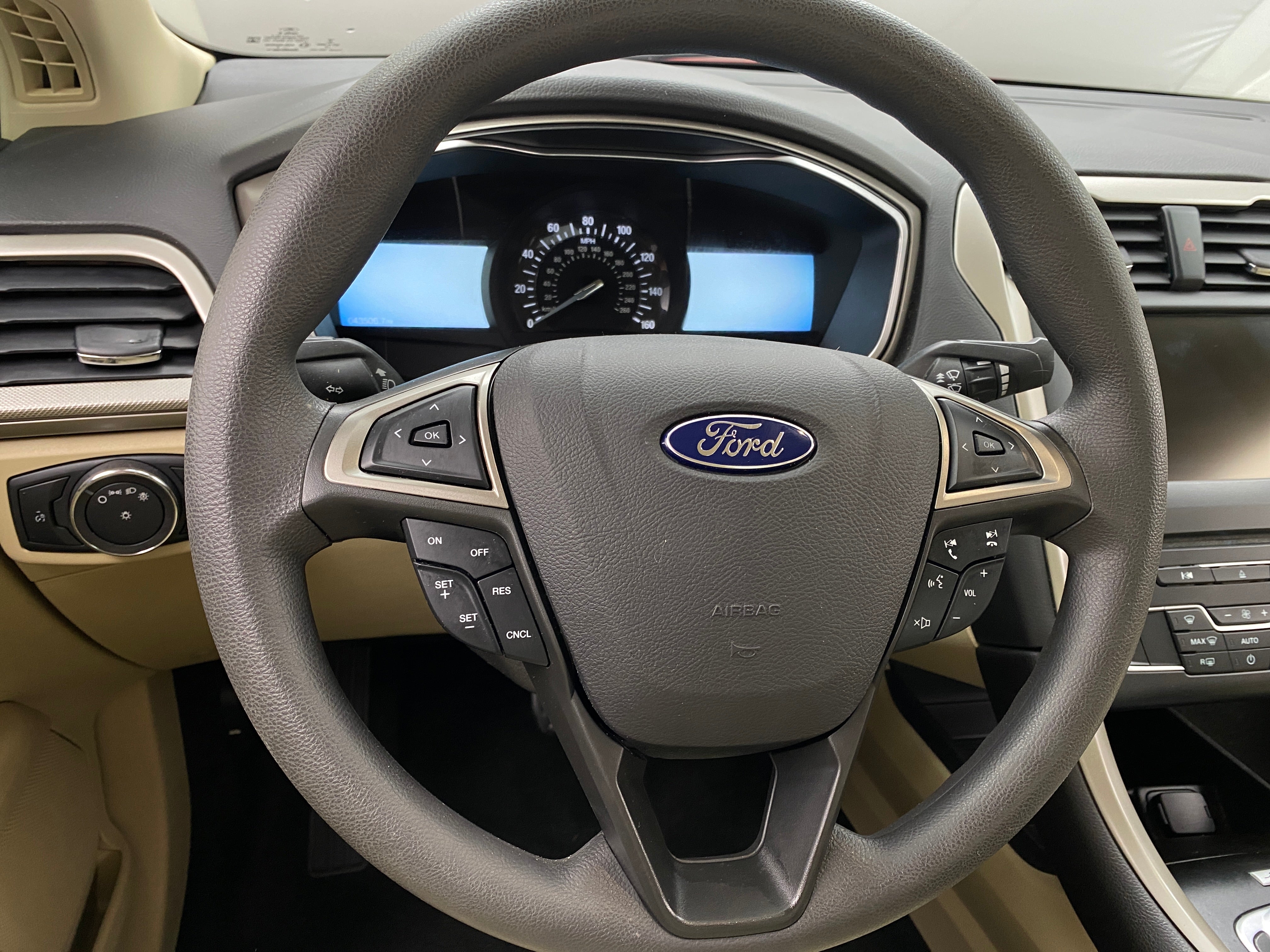 2016 Ford Fusion SE 5