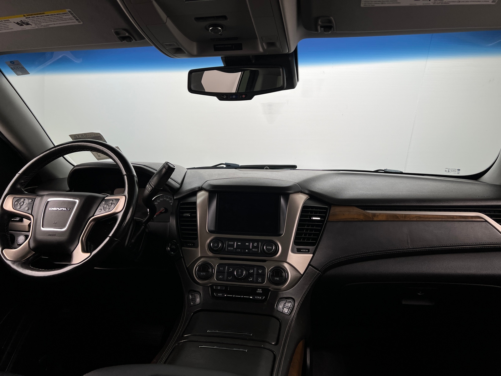 Thumbnail: 2019 GMC Yukon XL - 2