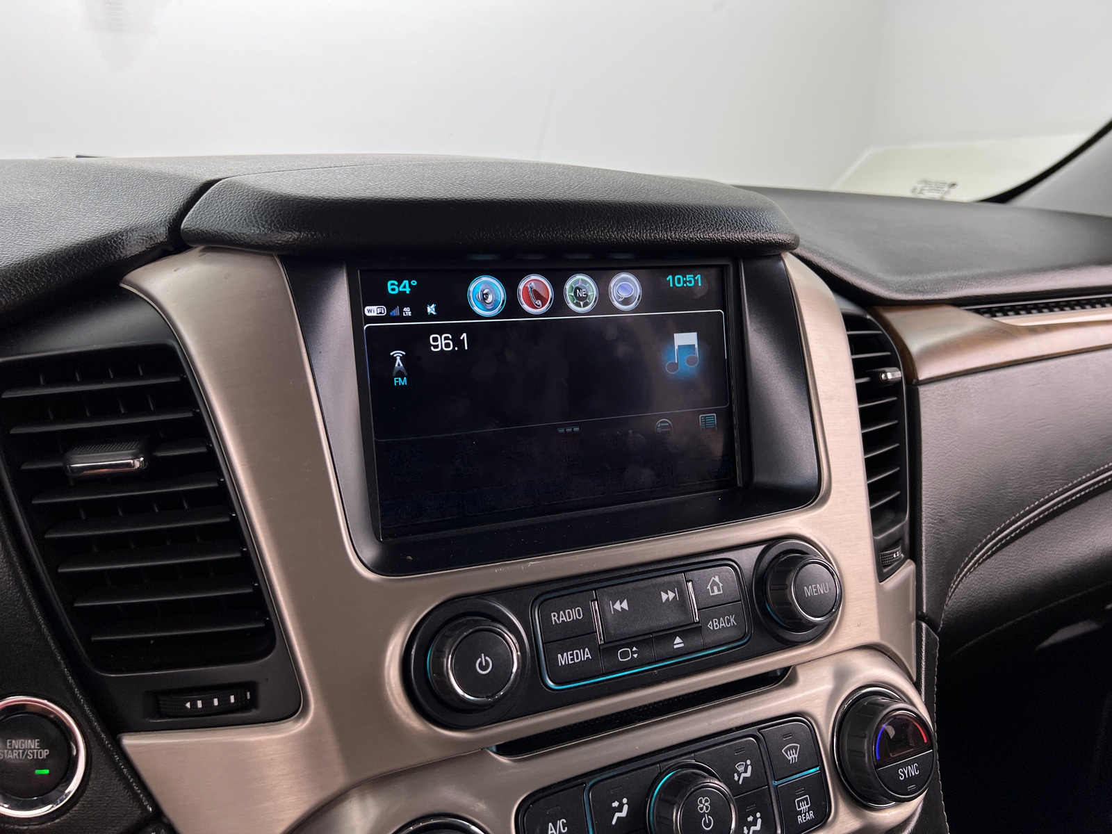 Thumbnail: 2019 GMC Yukon XL - 3