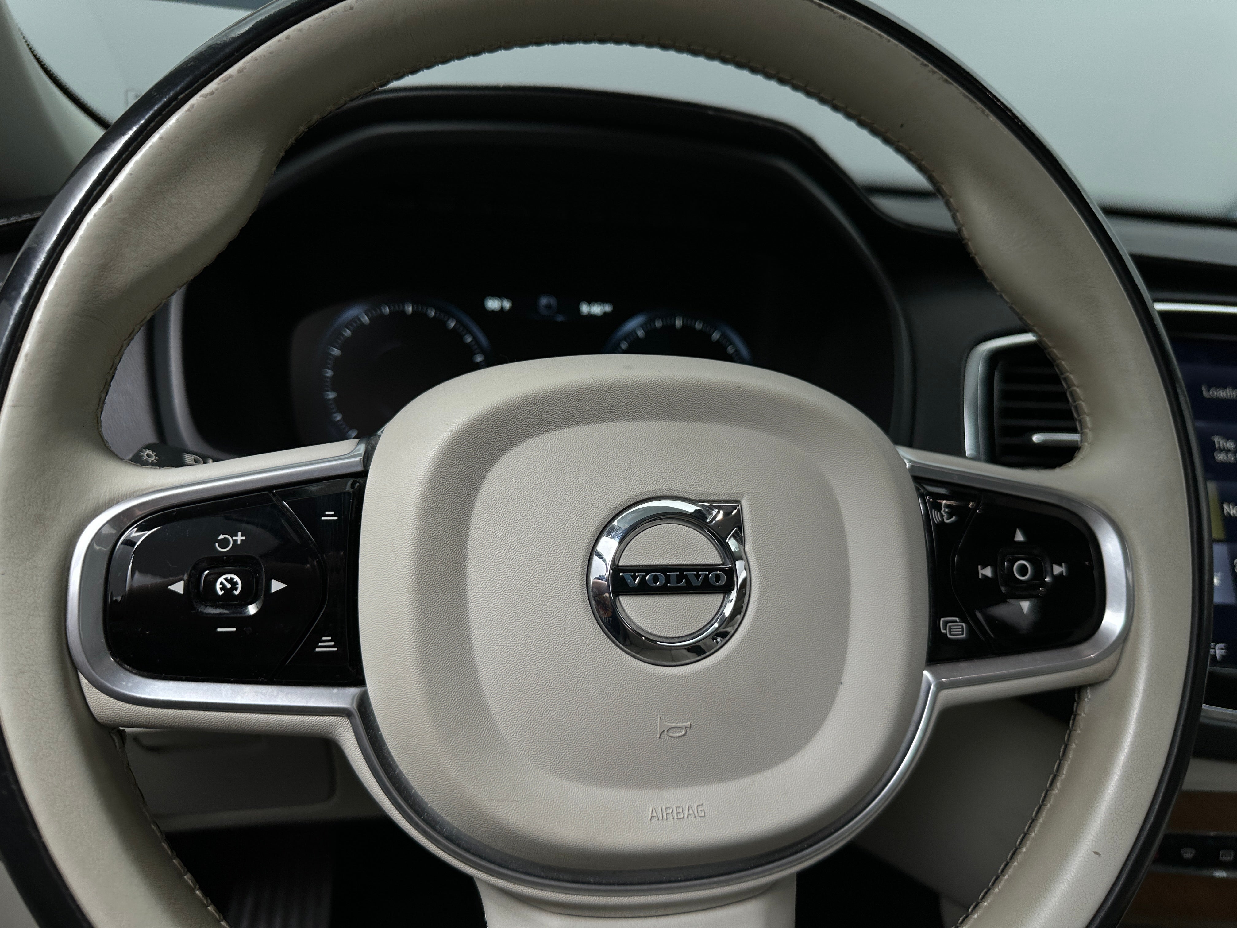 2017 Volvo XC90 T6 Inscription 4
