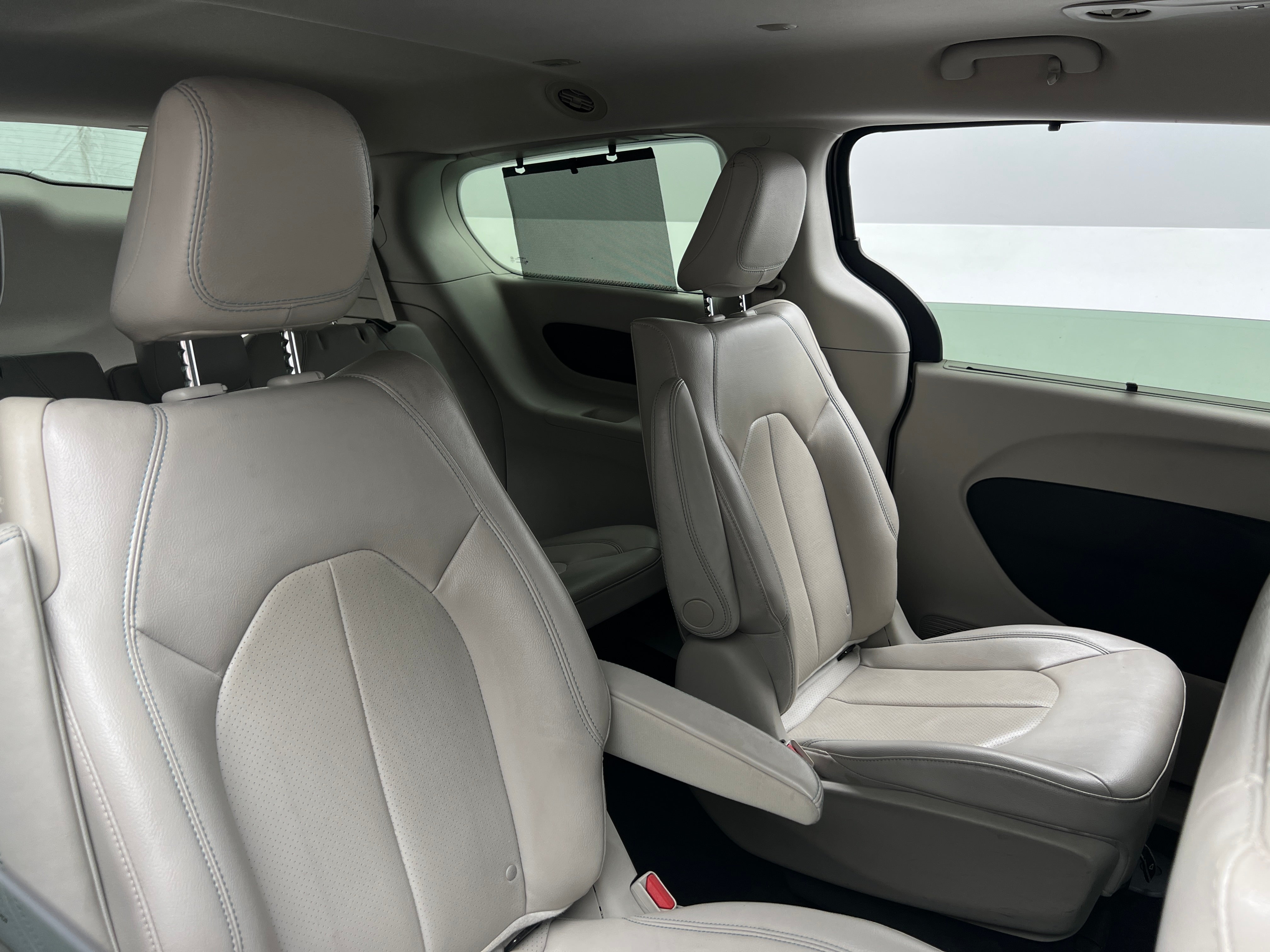2018 Chrysler Pacifica Hybrid Touring L 5
