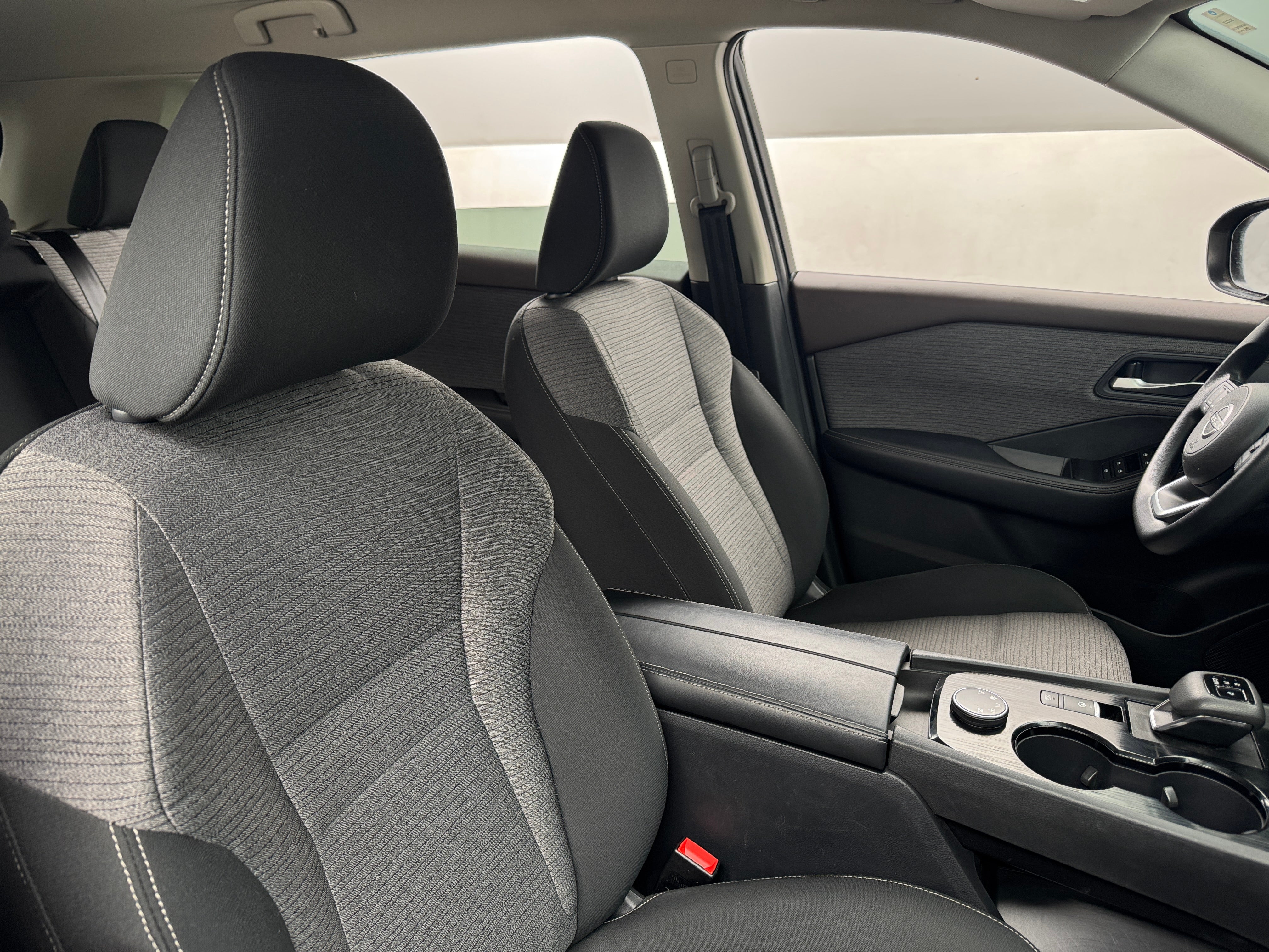 2023 Nissan Rogue SV 2