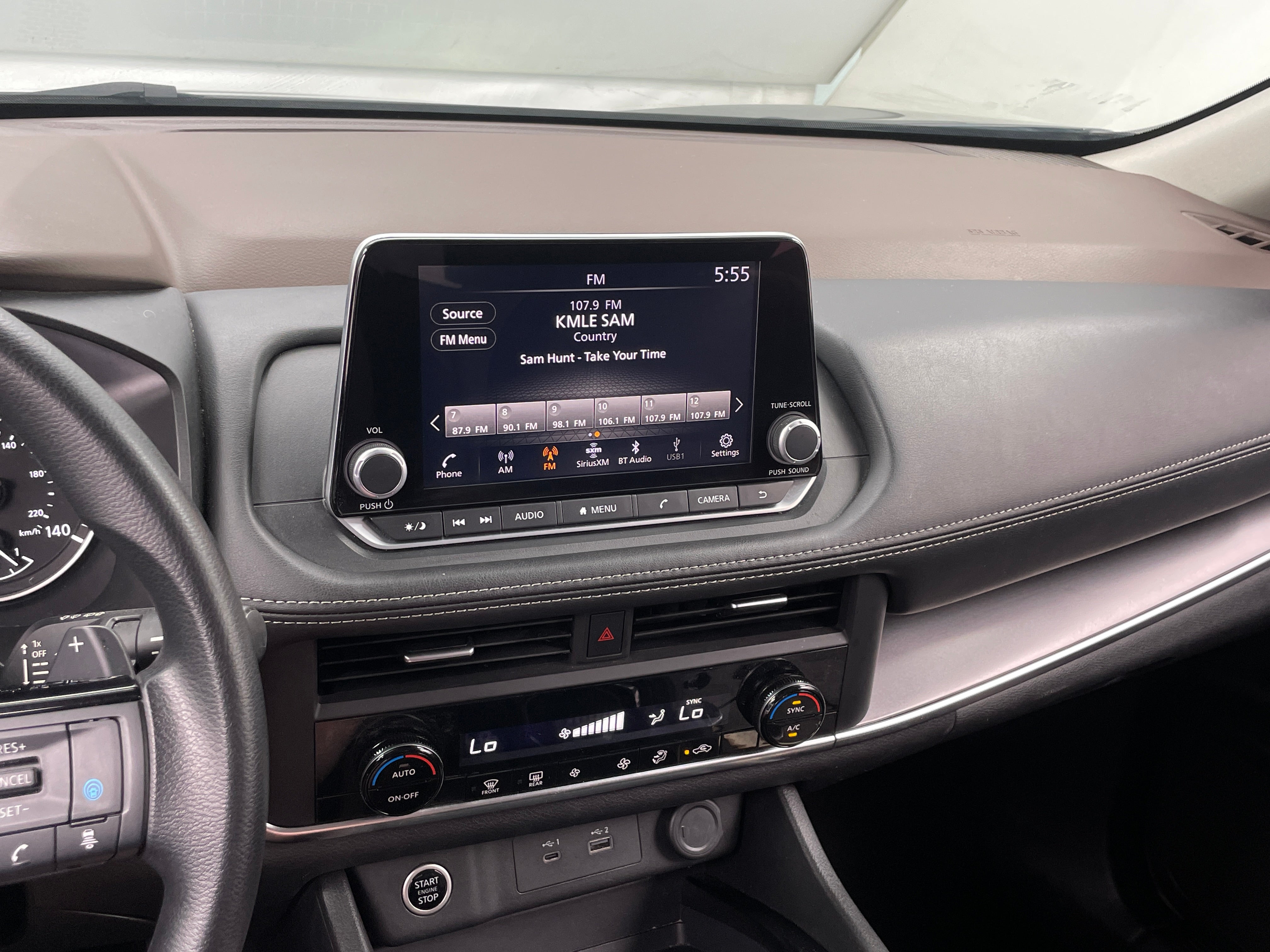 2023 Nissan Rogue SV 4