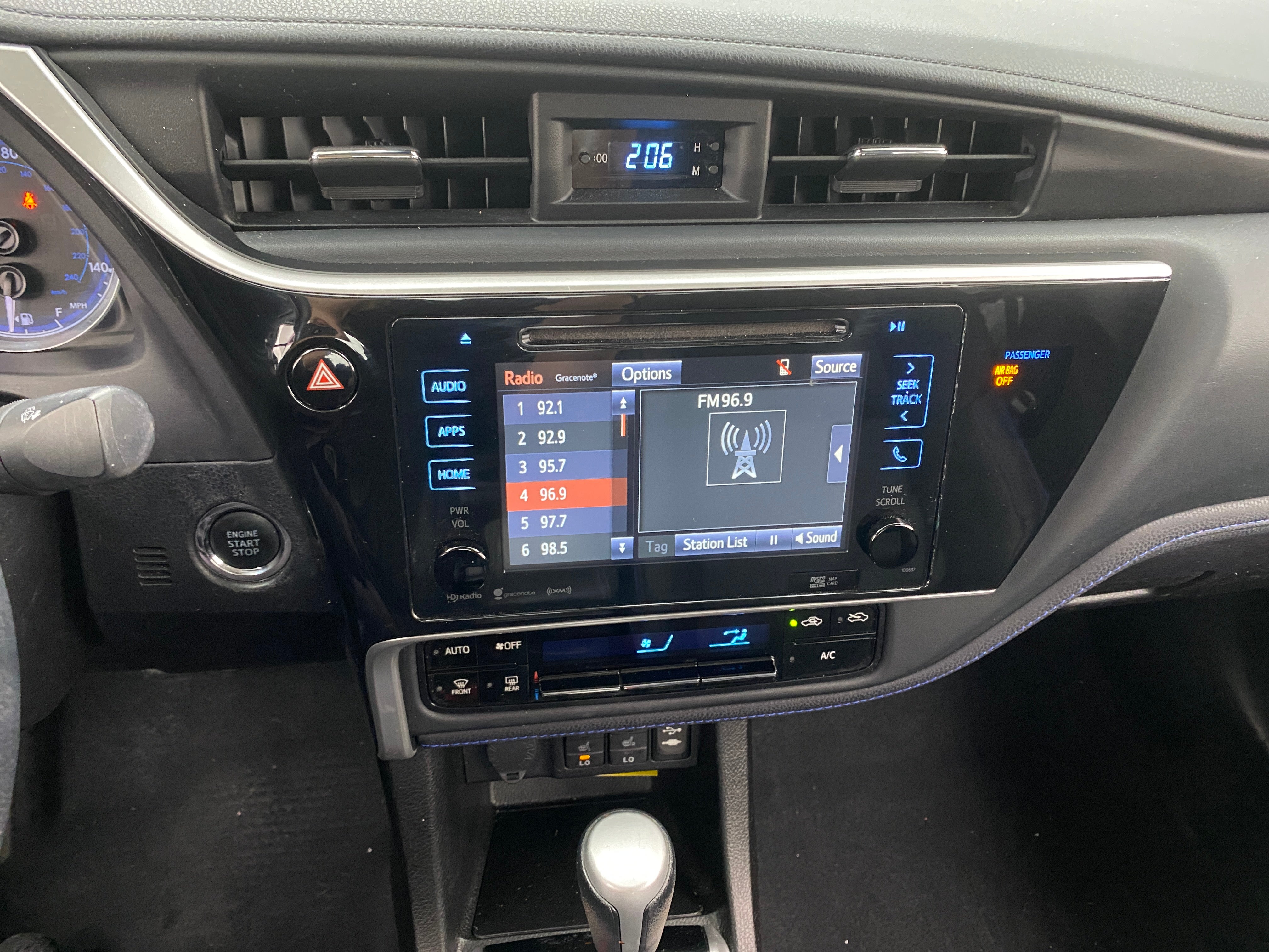 2019 Toyota Corolla XSE 3