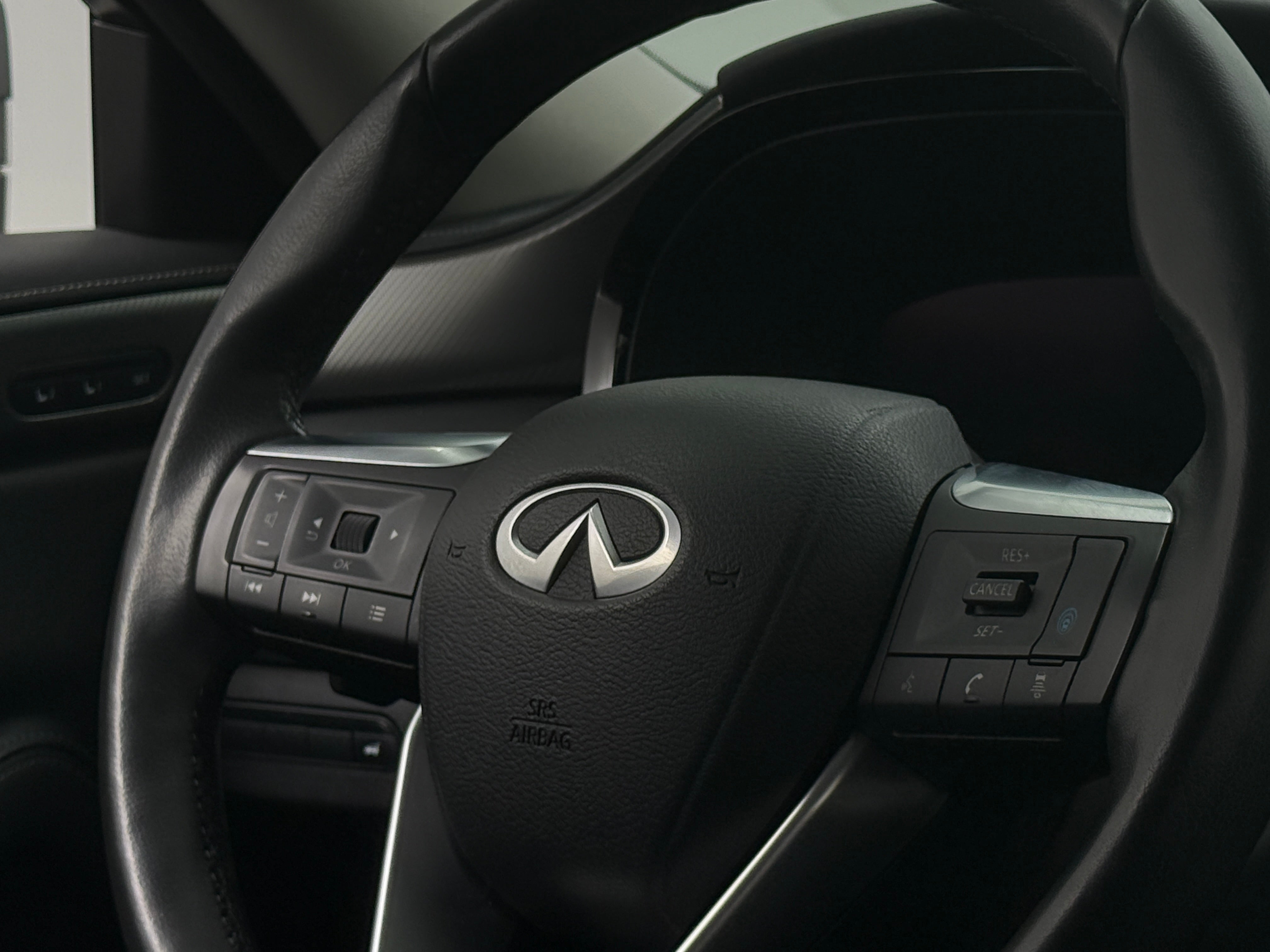 2022 INFINITI QX60 Luxe 4