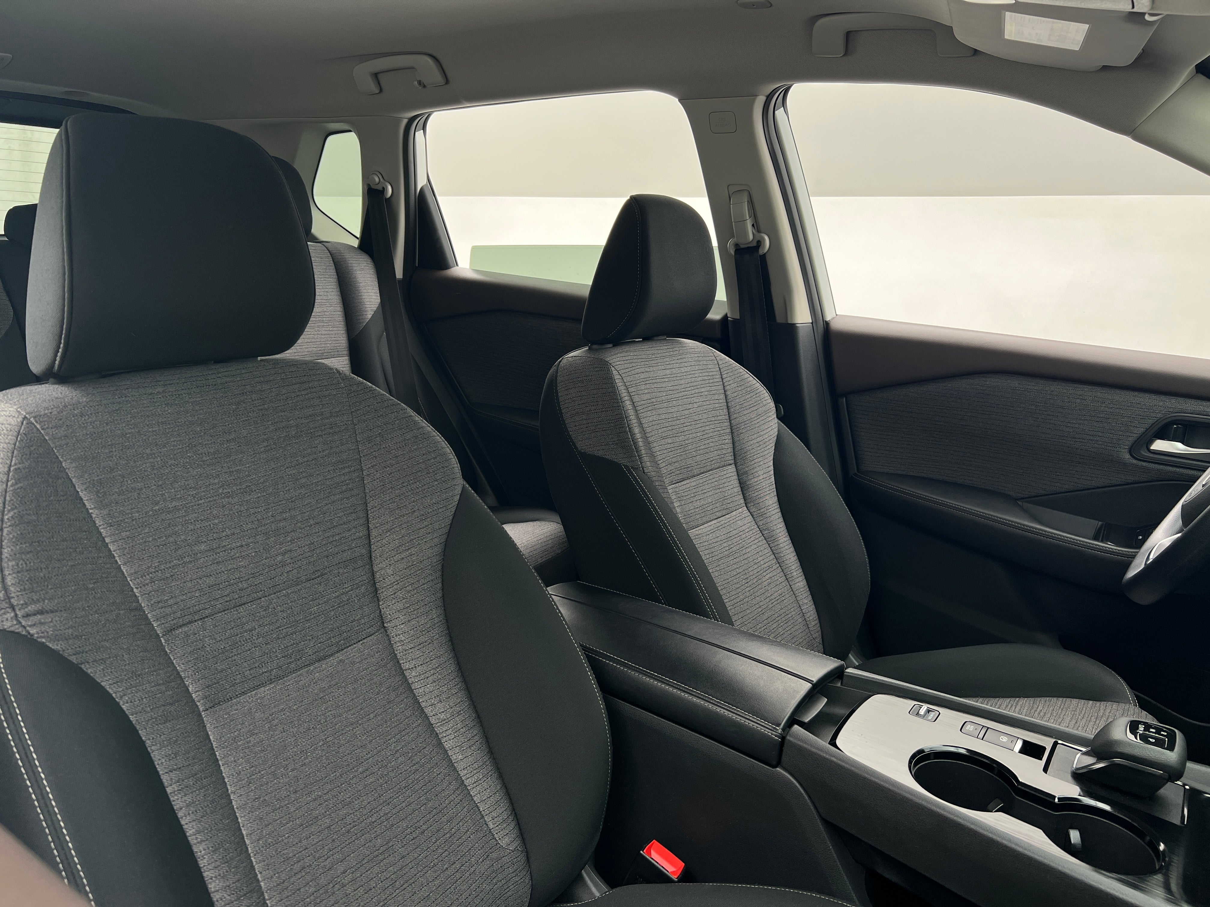 2023 Nissan Rogue SV 2