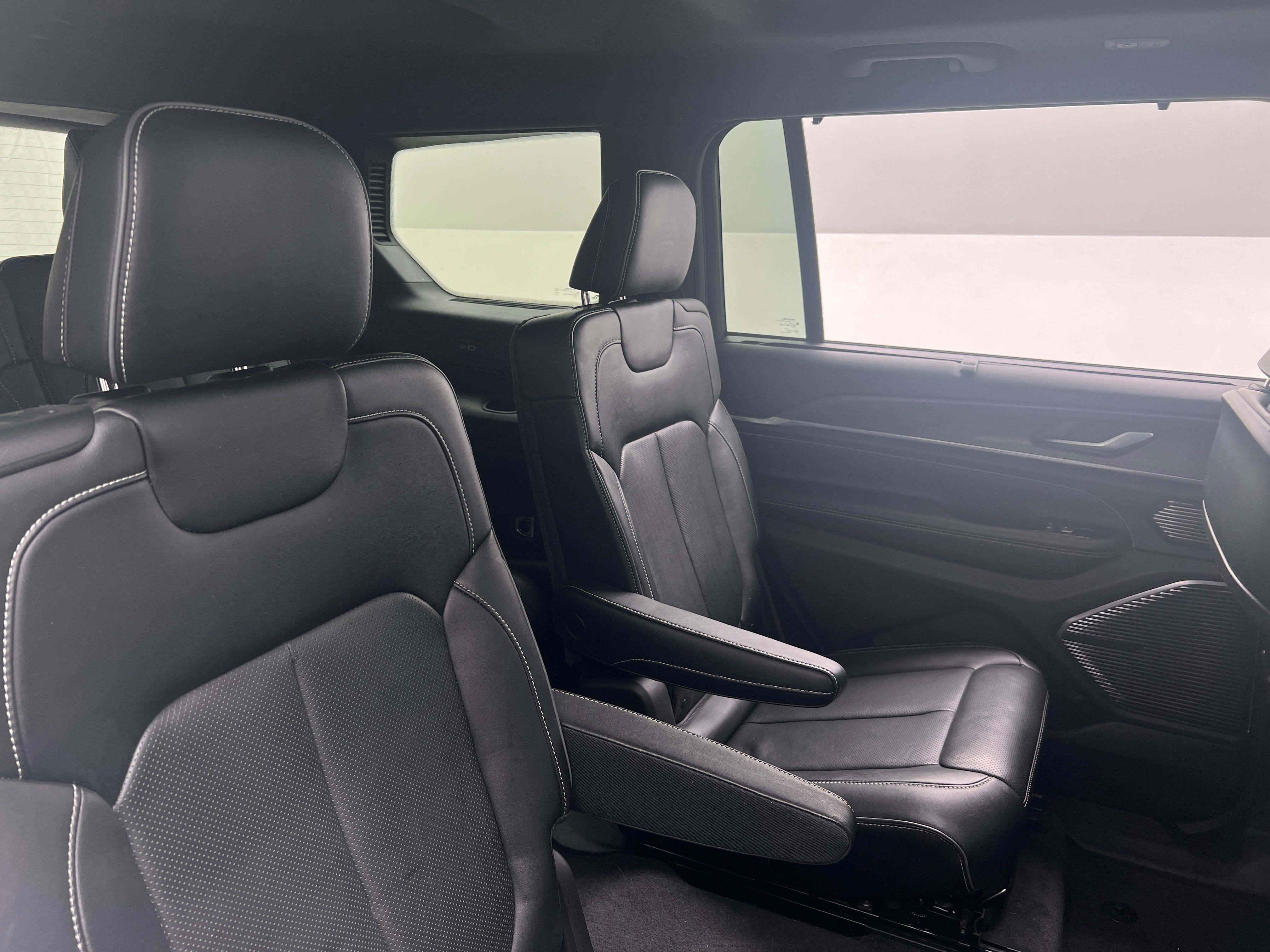 2021 Jeep Grand Cherokee L Overland 5
