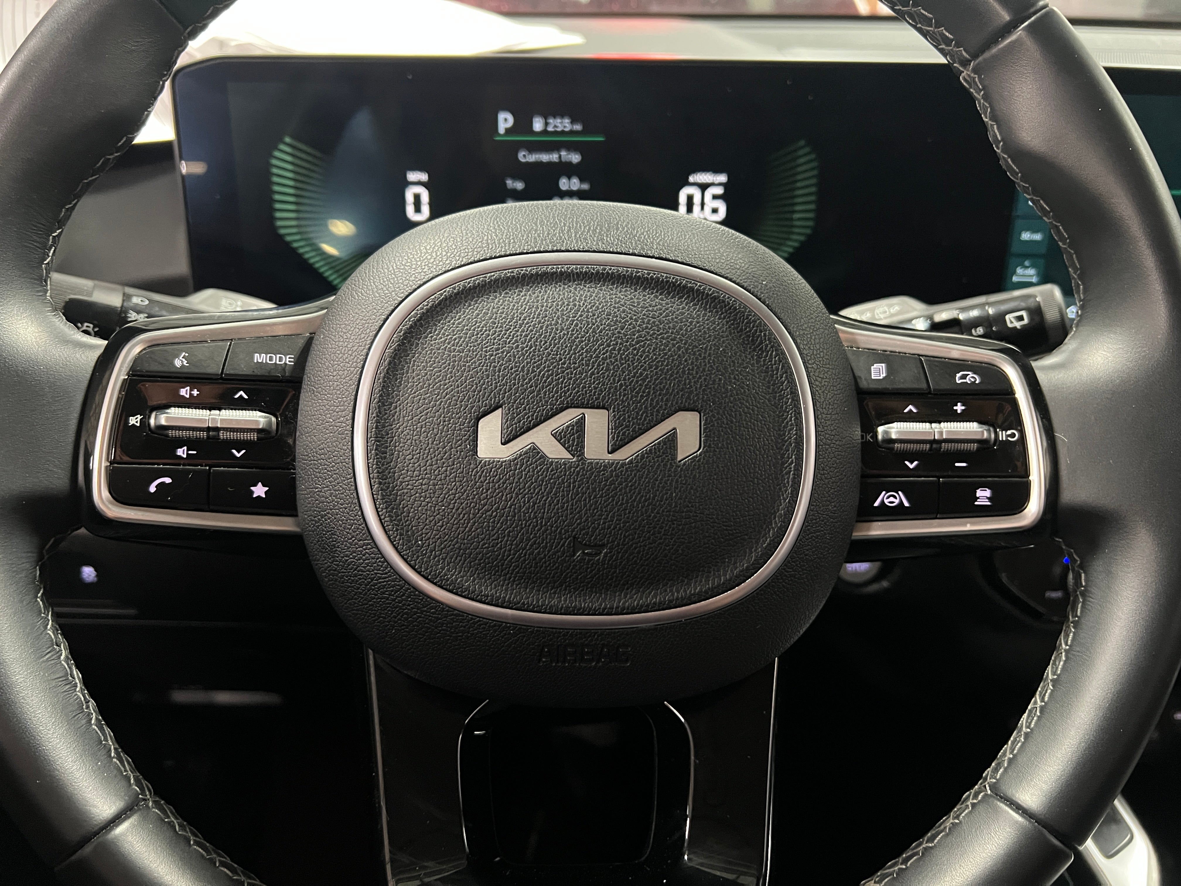 2024 Kia Sorento S 4