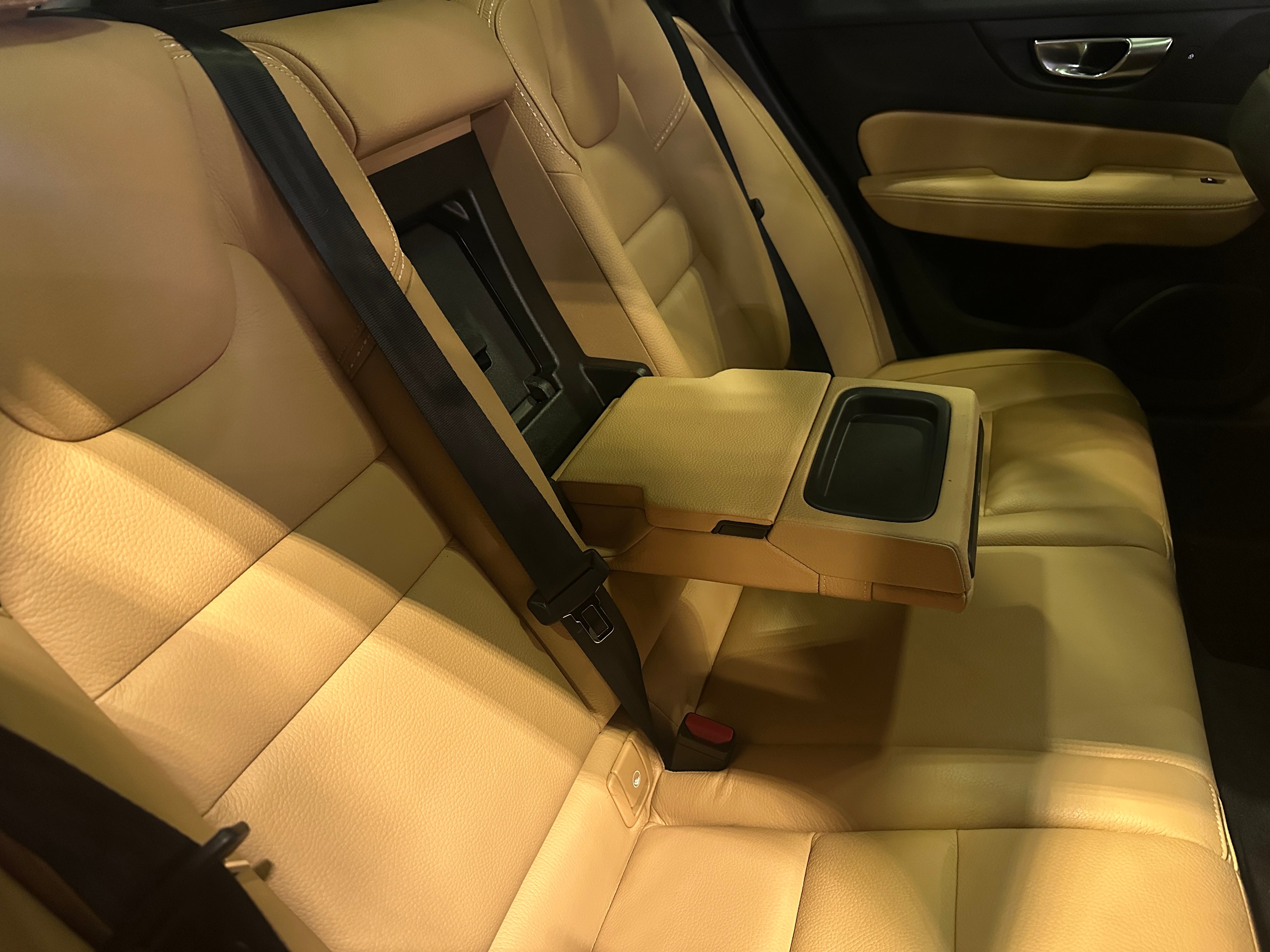 2020 Volvo V60 T5 5