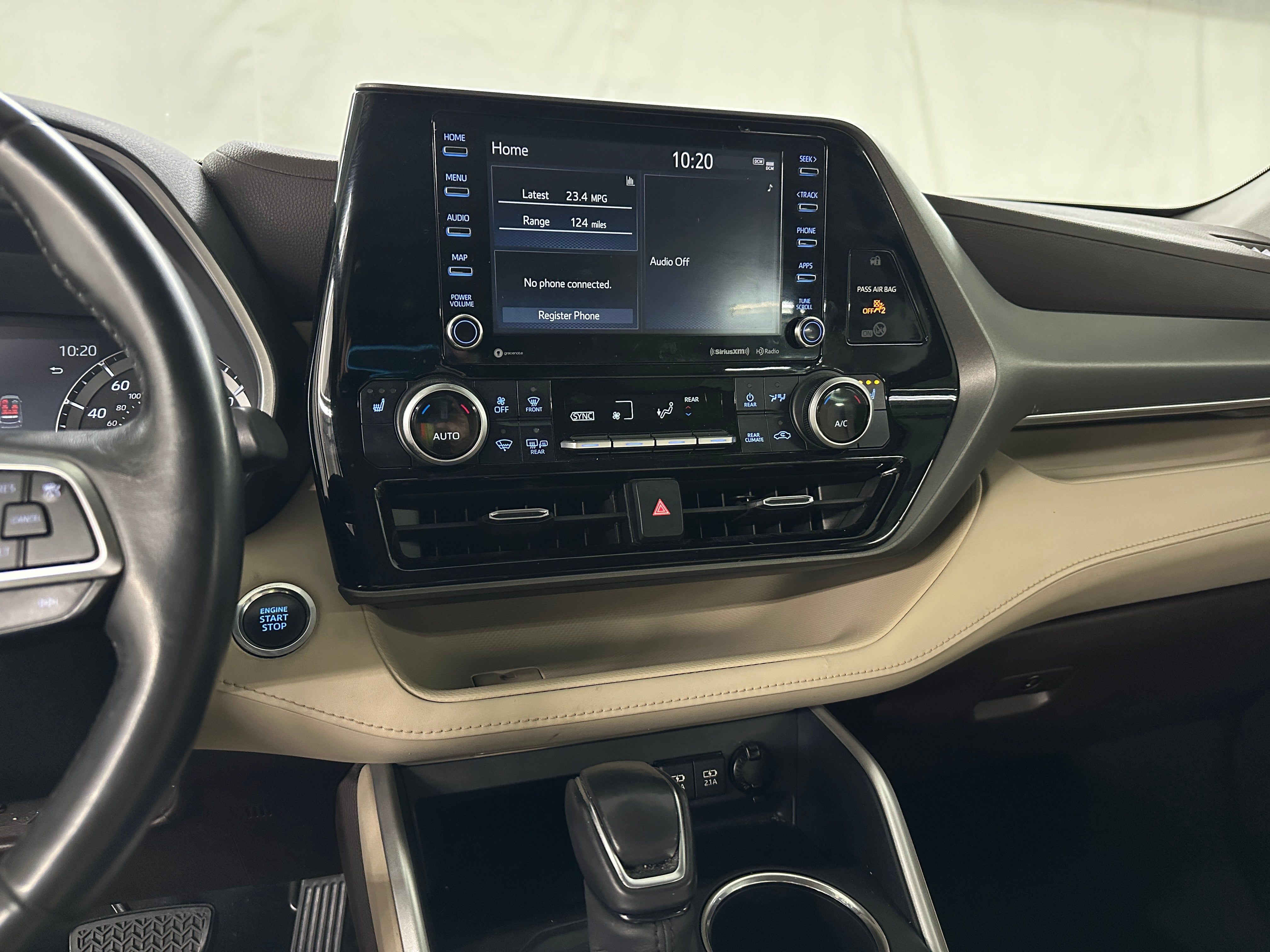 2020 Toyota Highlander XLE 3