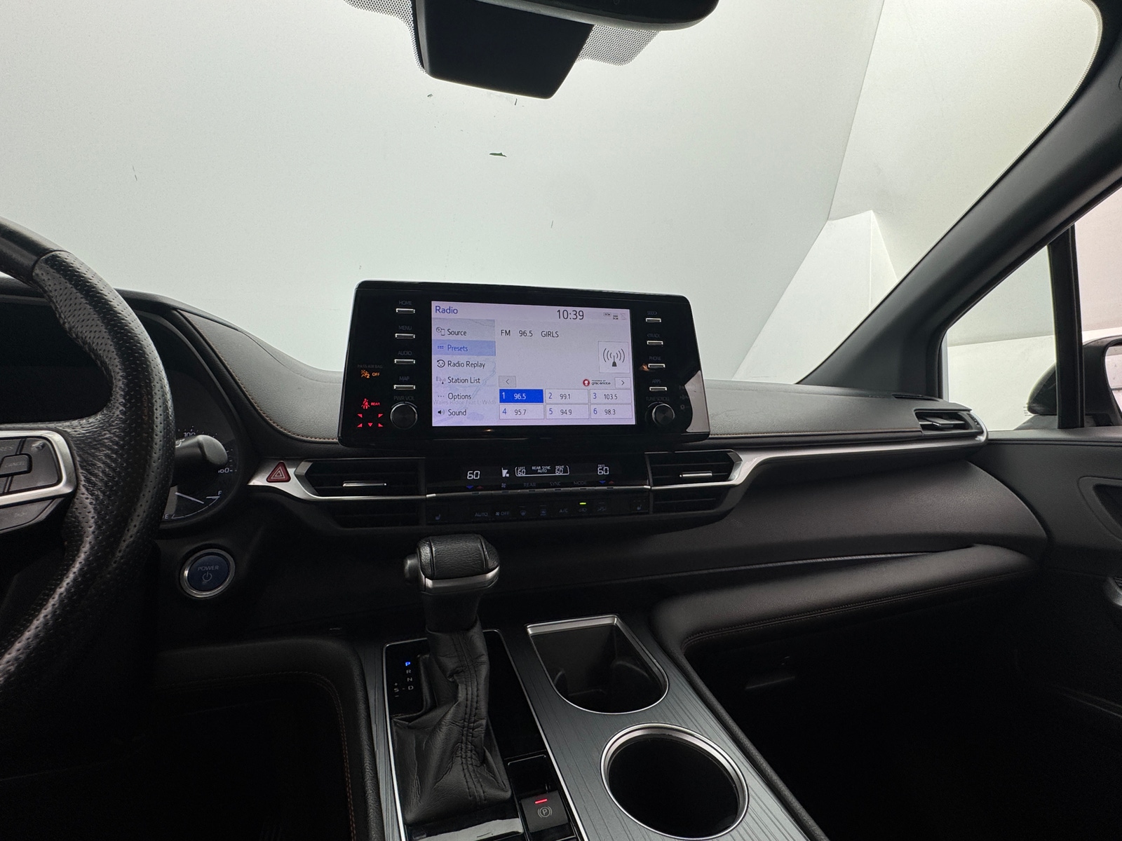 Thumbnail: 2021 Toyota Sienna - 3