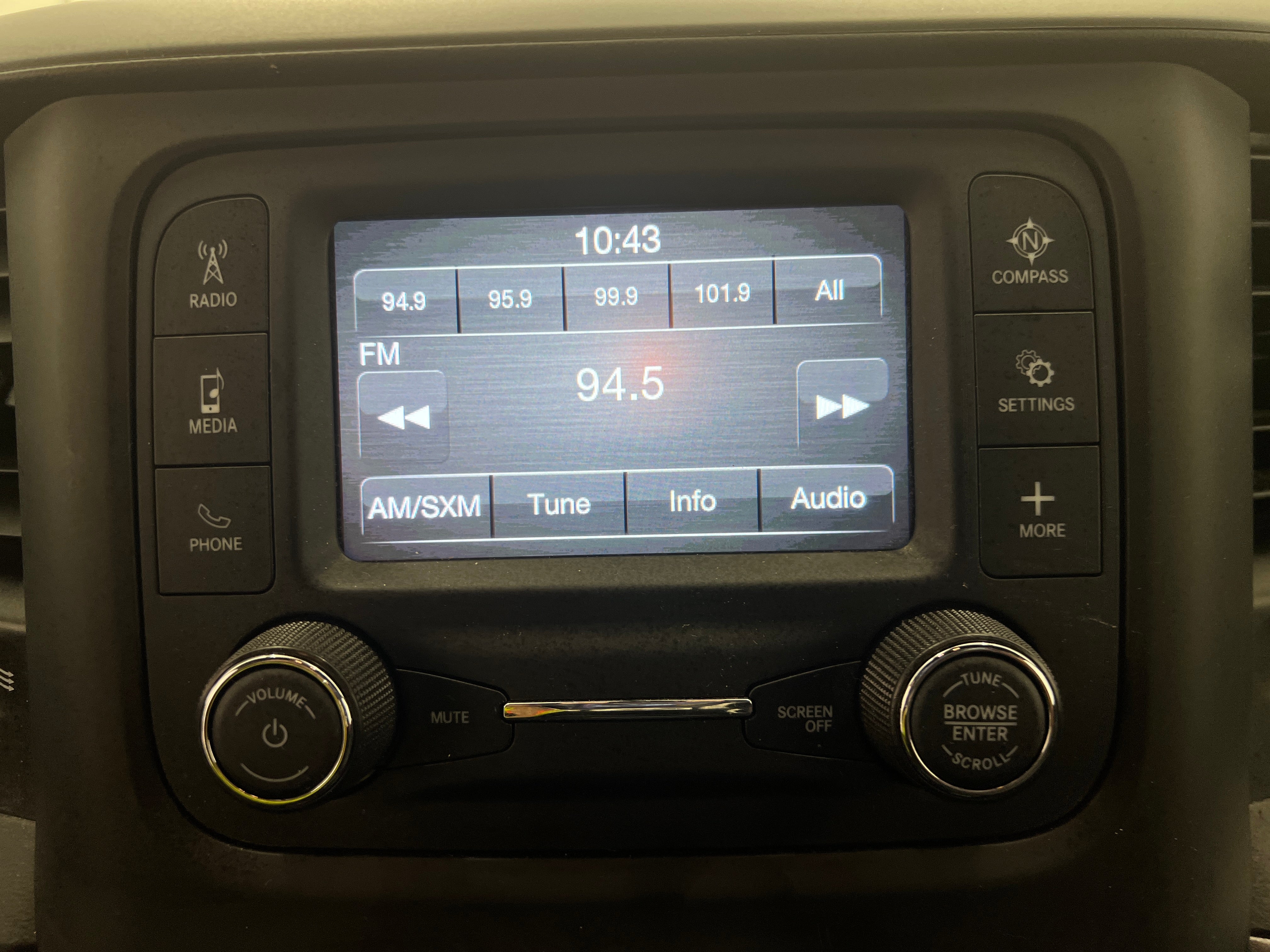 2021 RAM 2500 Tradesman 4