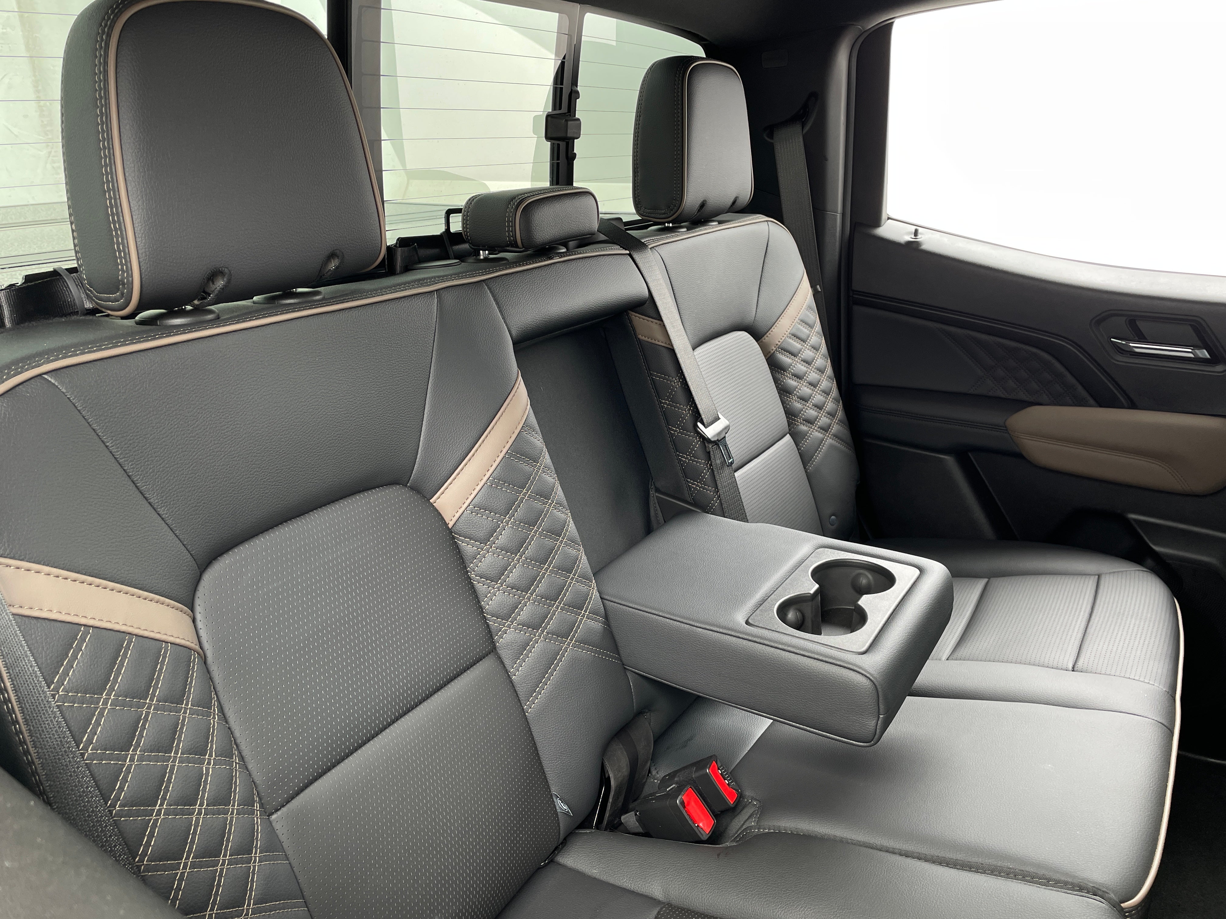 2024 GMC Canyon Denali 5