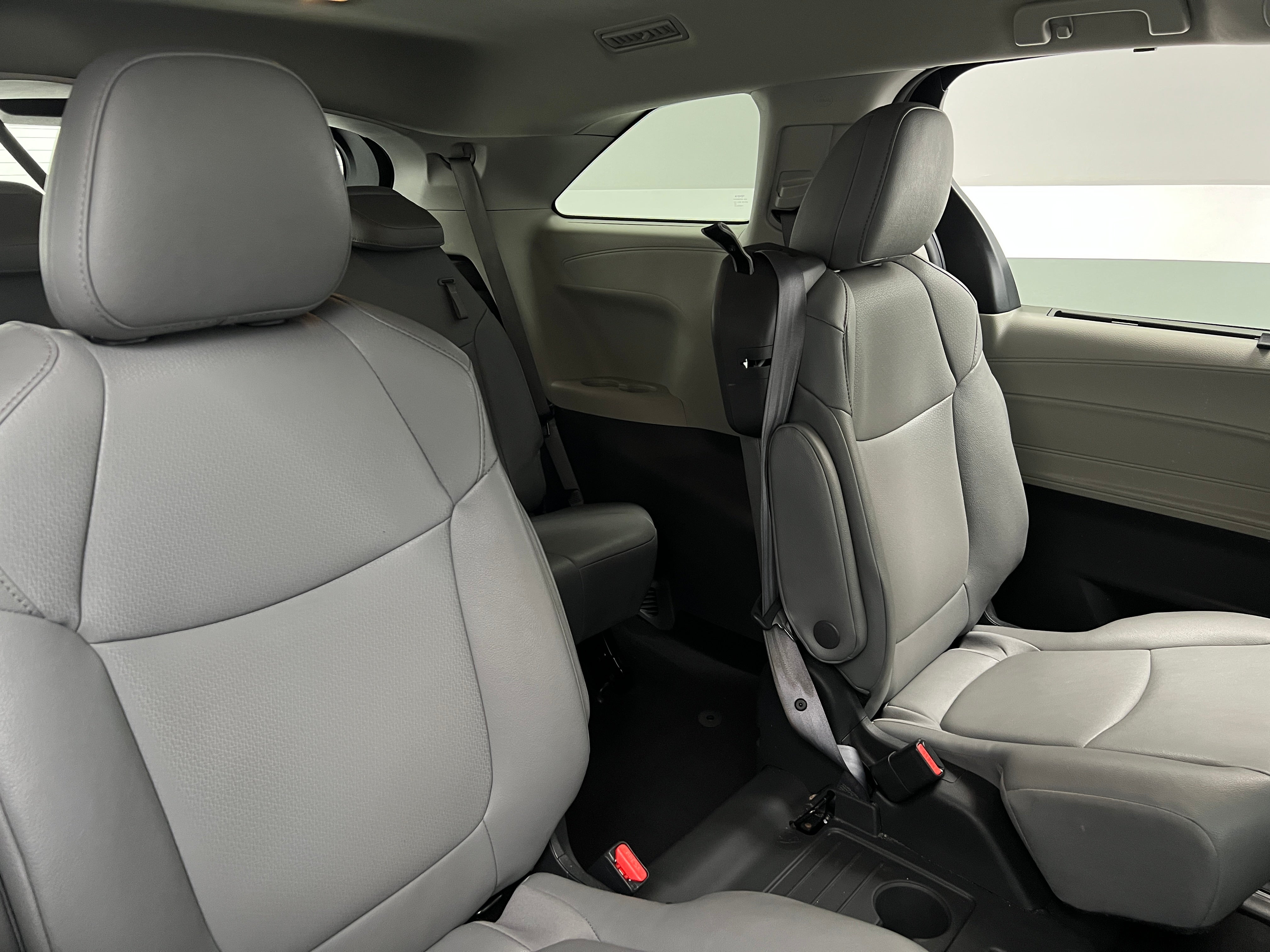 2024 Toyota Sienna XLE 5