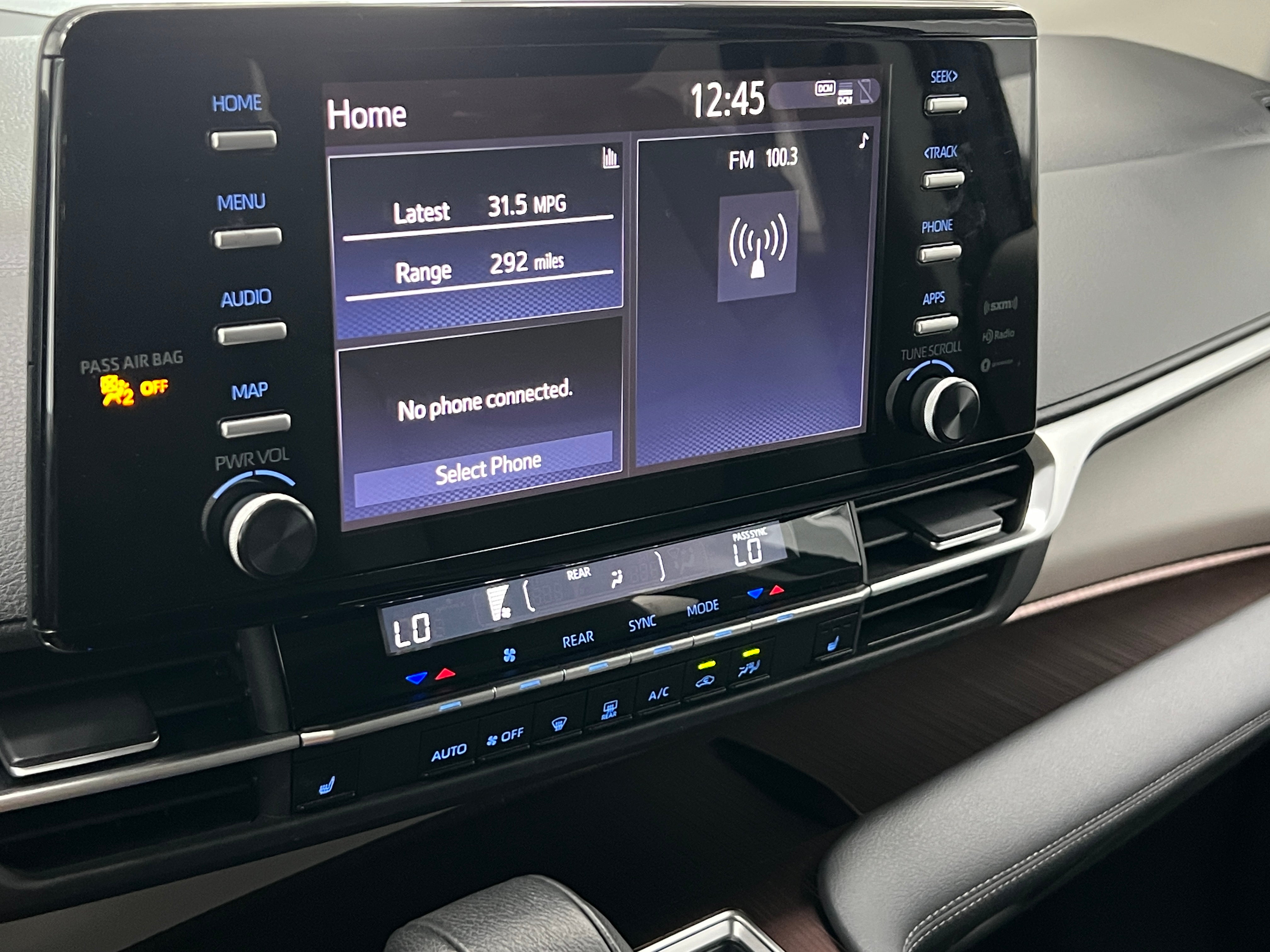2024 Toyota Sienna XLE 3