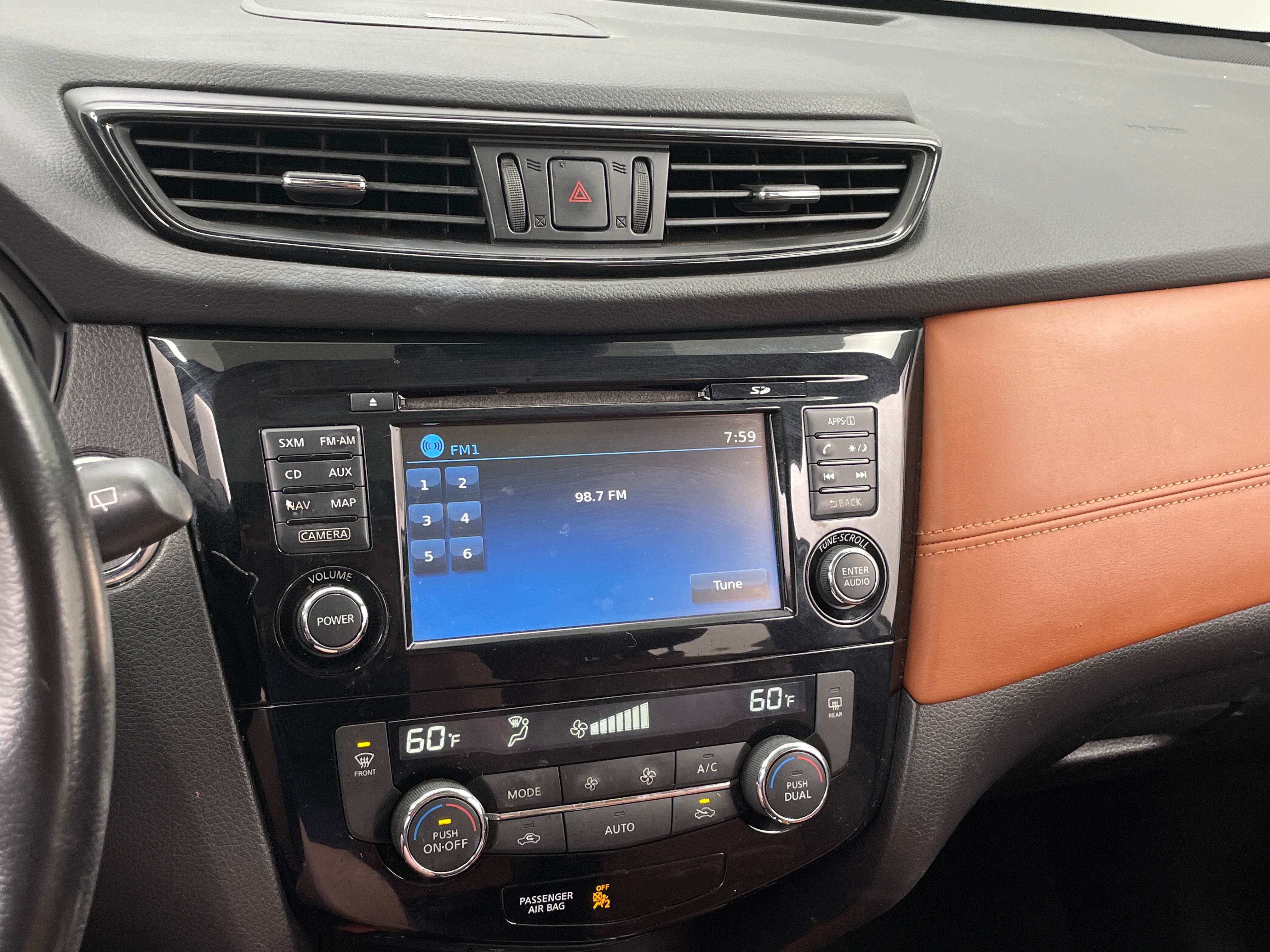 2017 Nissan Rogue SL 3