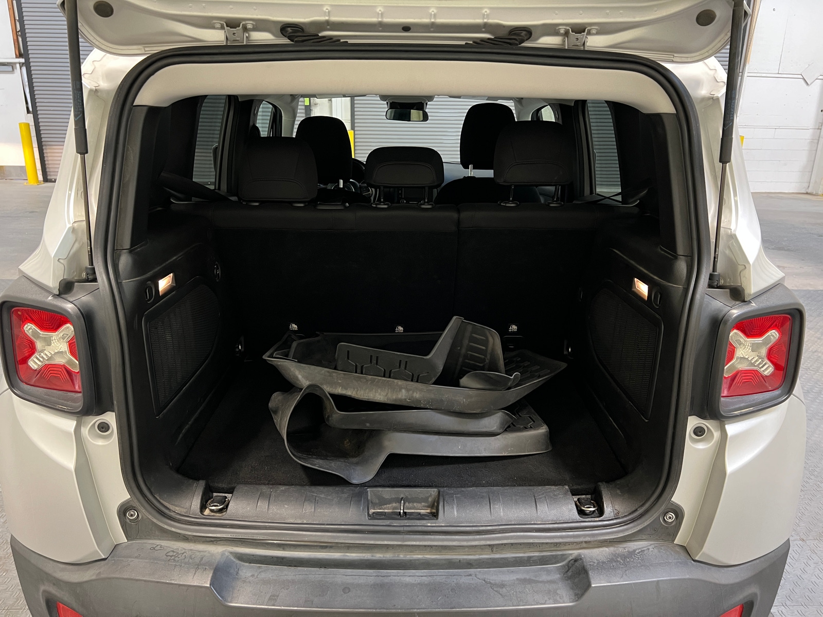 Thumbnail: 2015 Jeep Renegade - 7