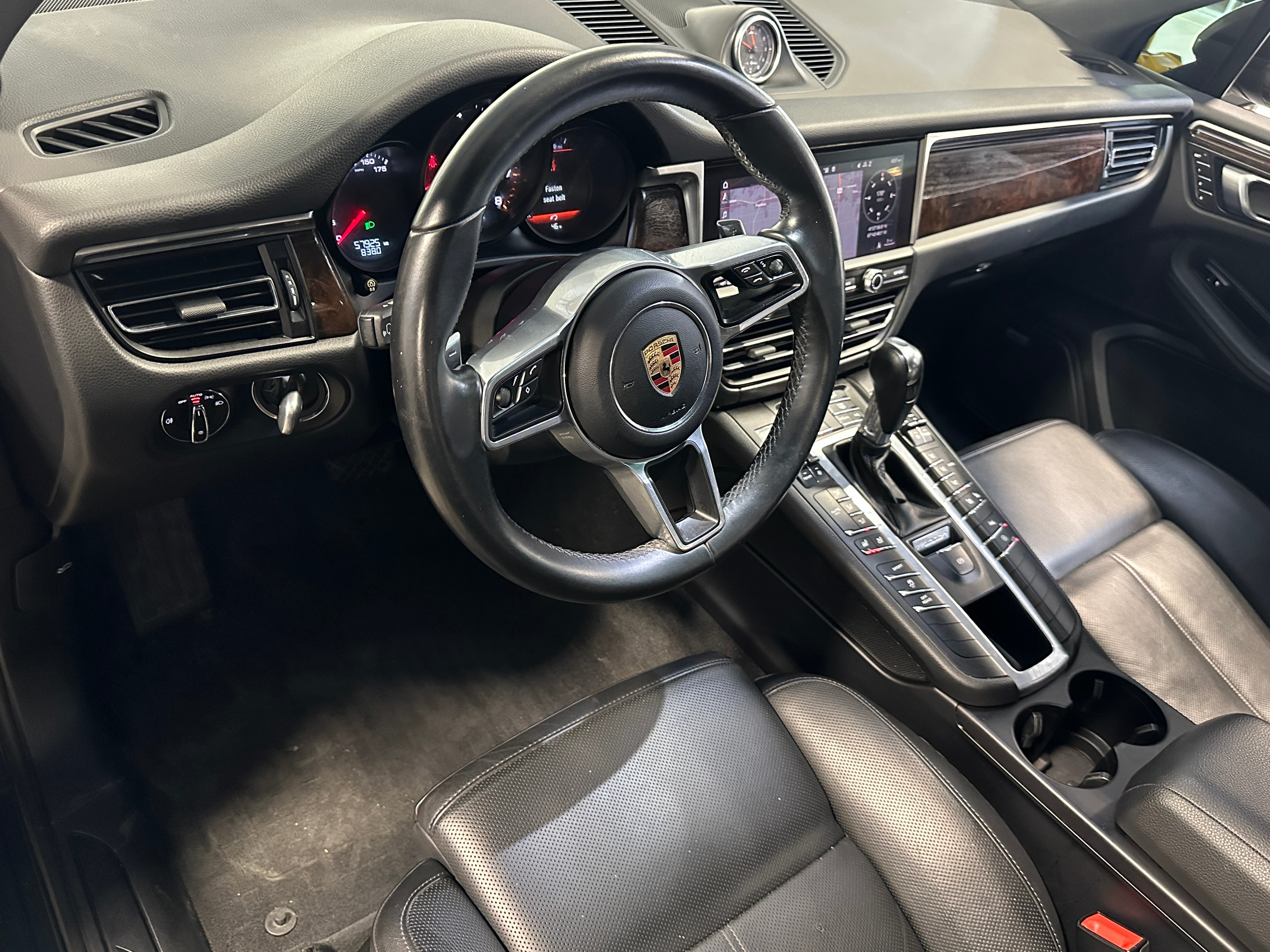 2019 Porsche Macan Base 2