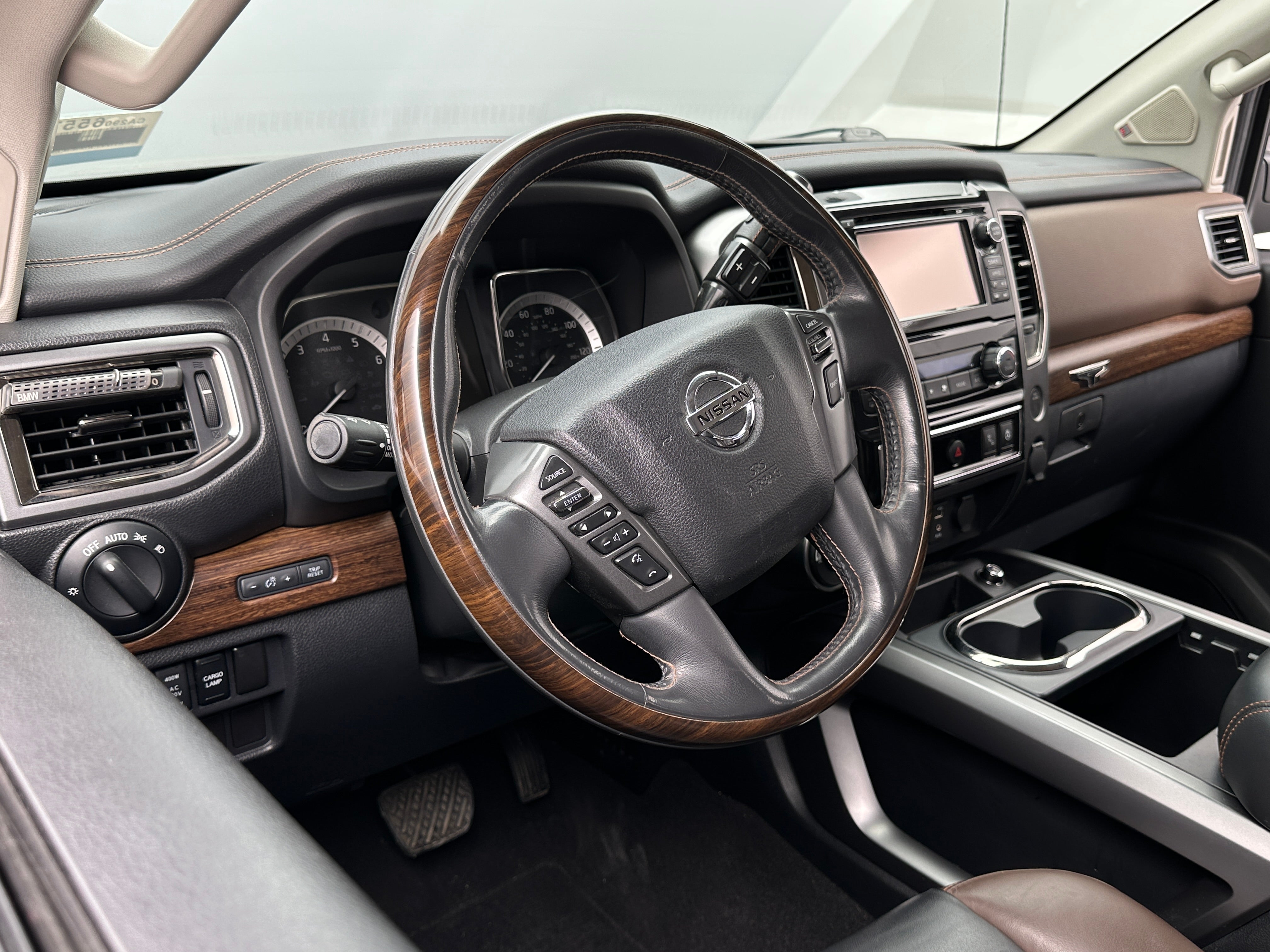 2017 Nissan Titan Platinum Reserve 2